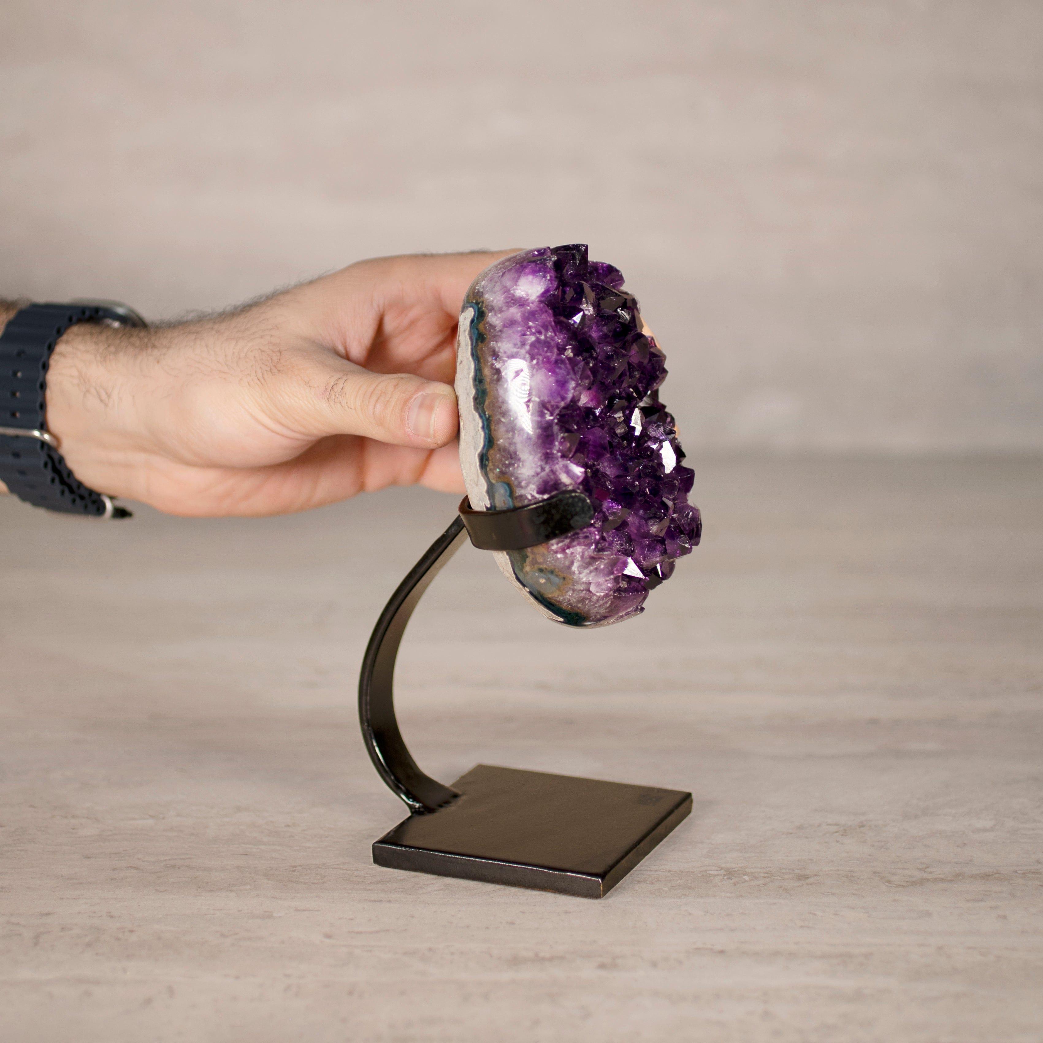 Kalifano Amethyst Amethyst Geode on Custom Stand from Uruguay - 7.5 in / 3 lbs UAG1400.033
