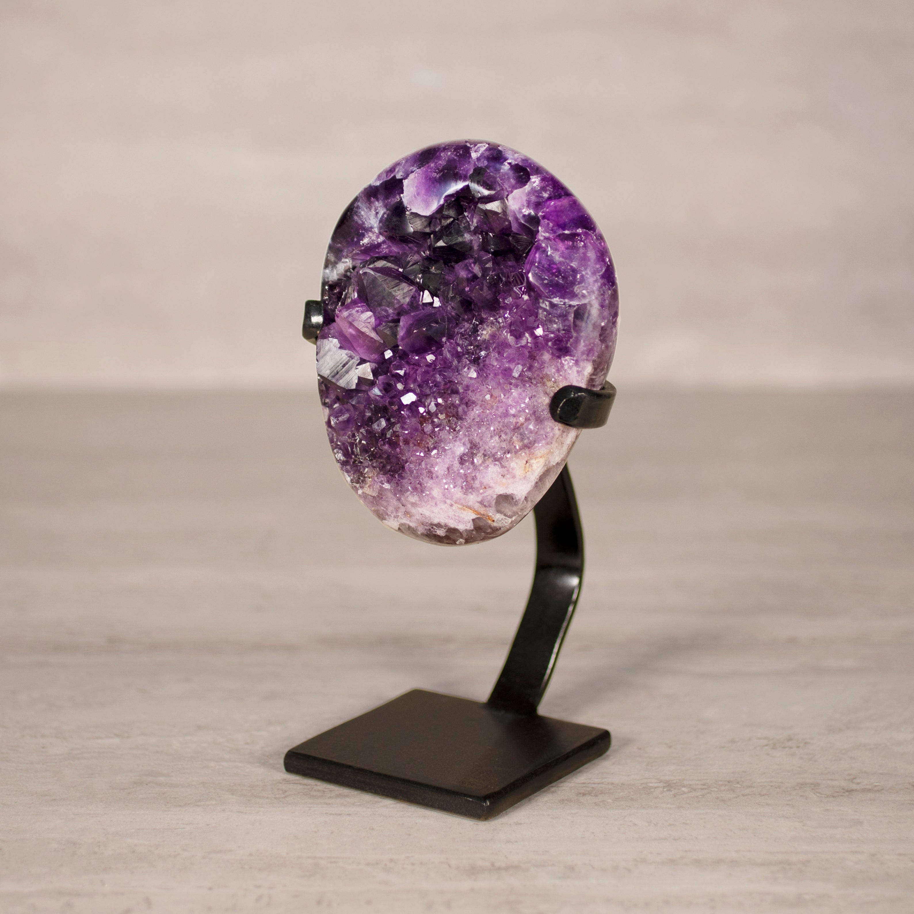 Kalifano Amethyst Amethyst Geode on Custom Stand from Uruguay - 8.5 in / 3.5 lbs UAG1700.022