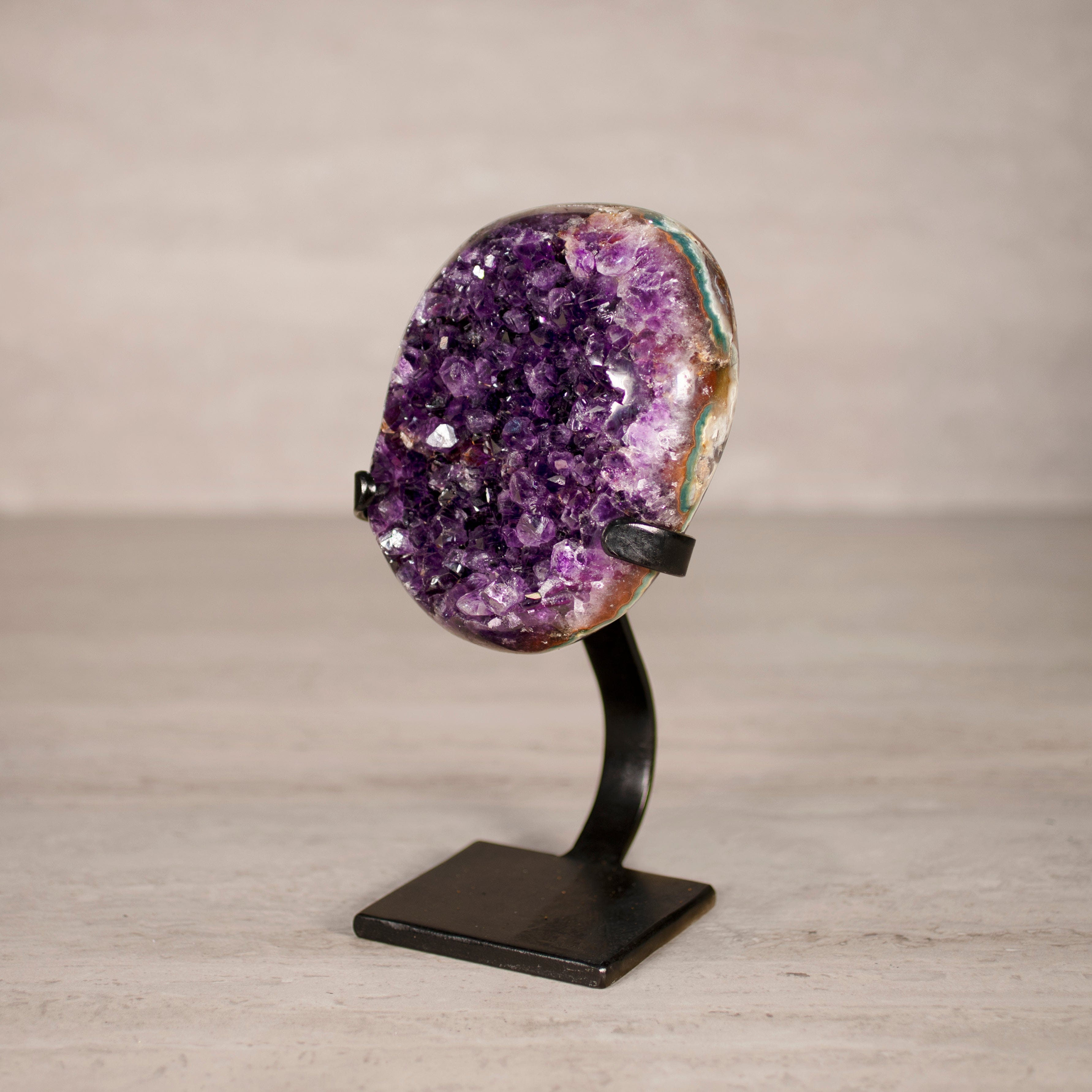 Kalifano Amethyst Amethyst Geode on Custom Stand from Uruguay - 8.5 in / 3.5 lbs UAG1700.028