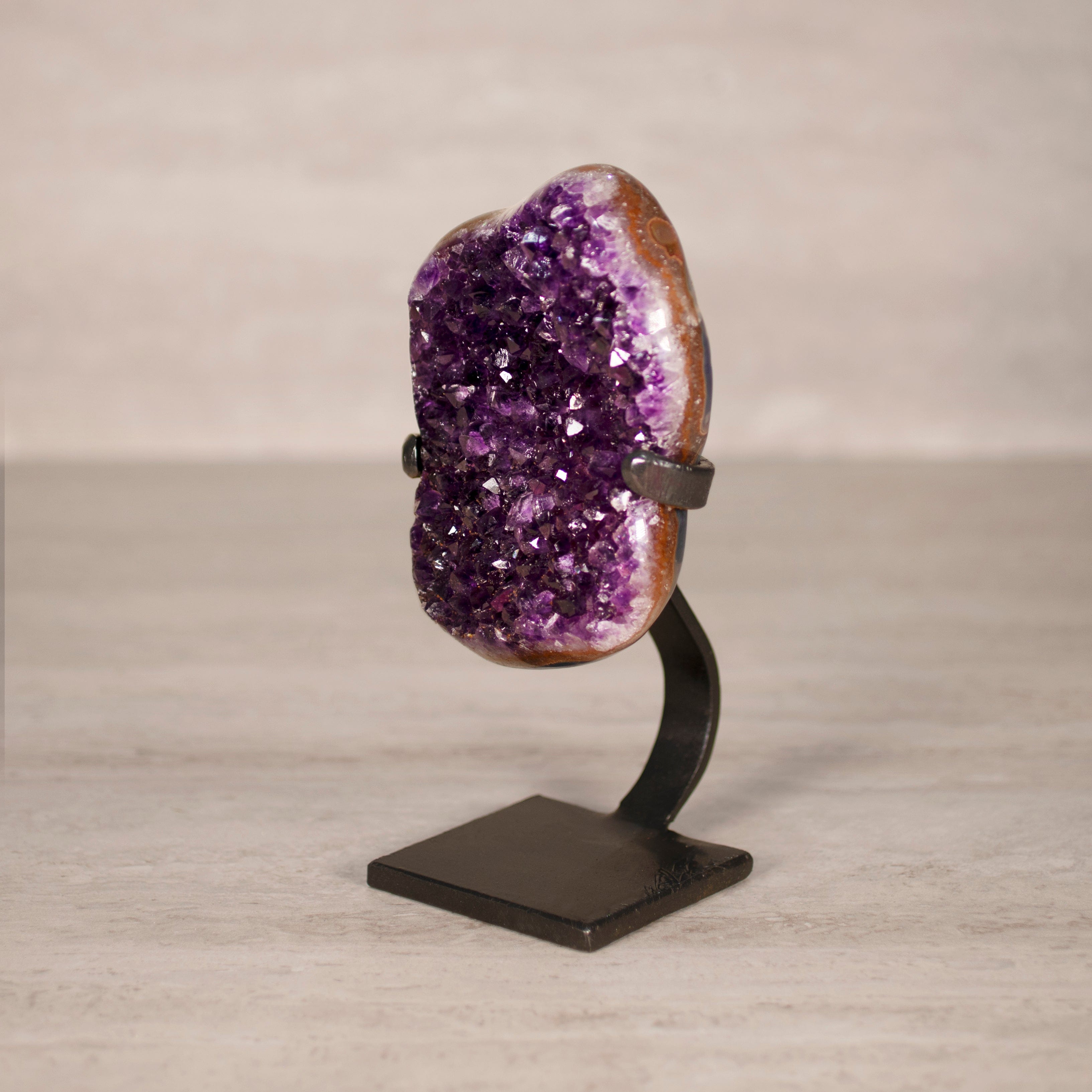 Kalifano Amethyst Amethyst Geode on Custom Stand from Uruguay - 8.5 in / 3 lbs UAG1500.031