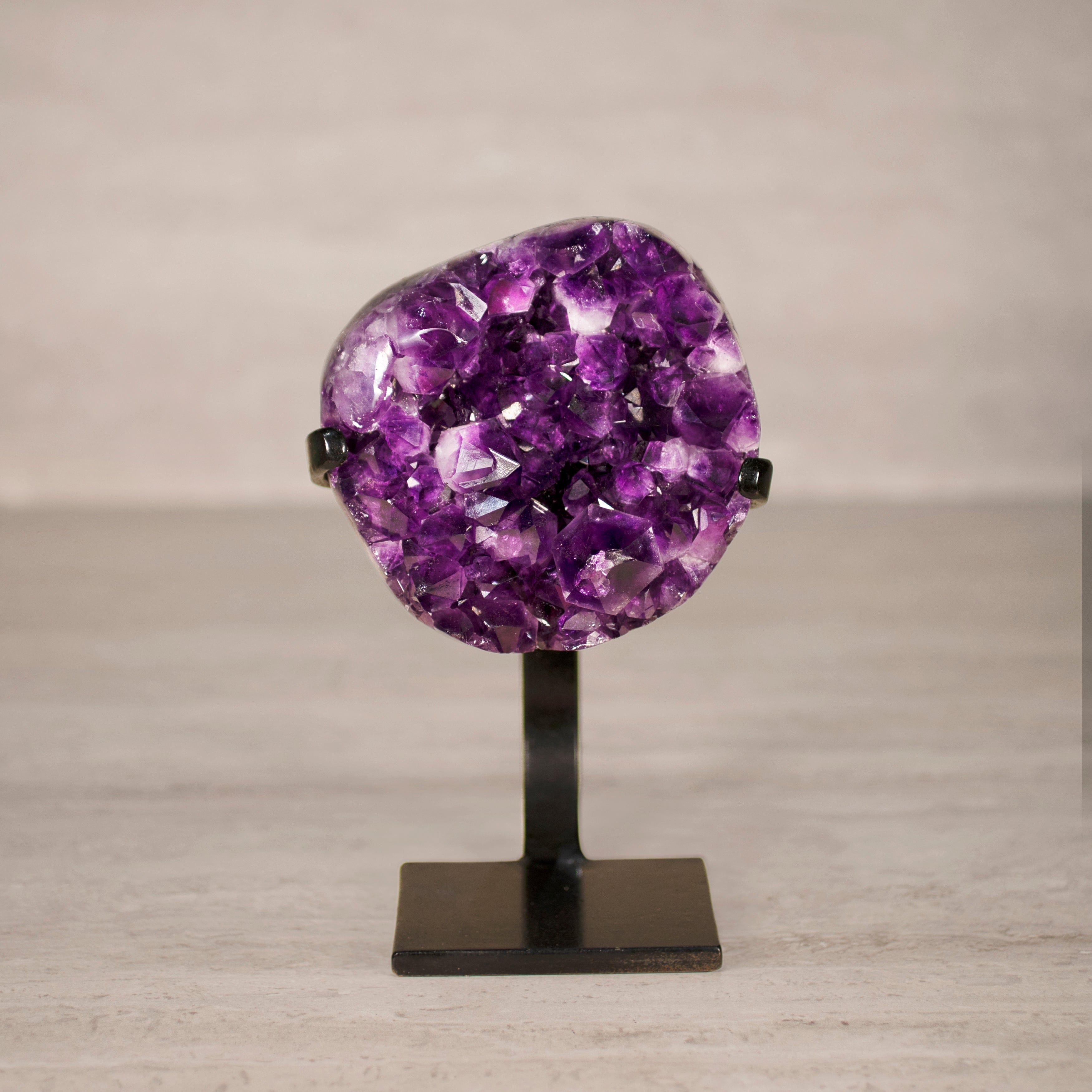 Kalifano Amethyst Amethyst Geode on Custom Stand from Uruguay - 8.5 in / 4.5 lbs UAG2000.022