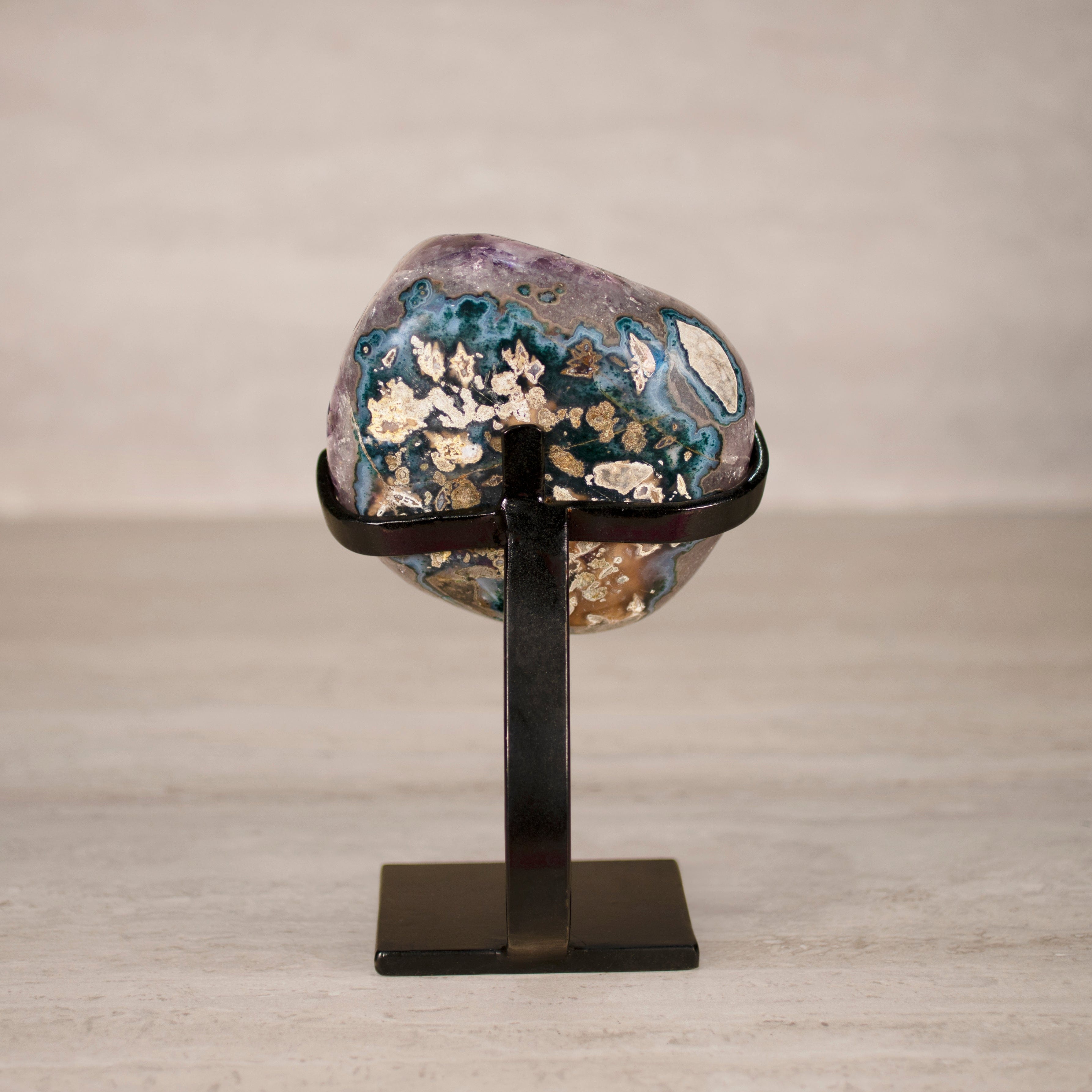 Kalifano Amethyst Amethyst Geode on Custom Stand from Uruguay - 8.5 in / 4.5 lbs UAG2000.022