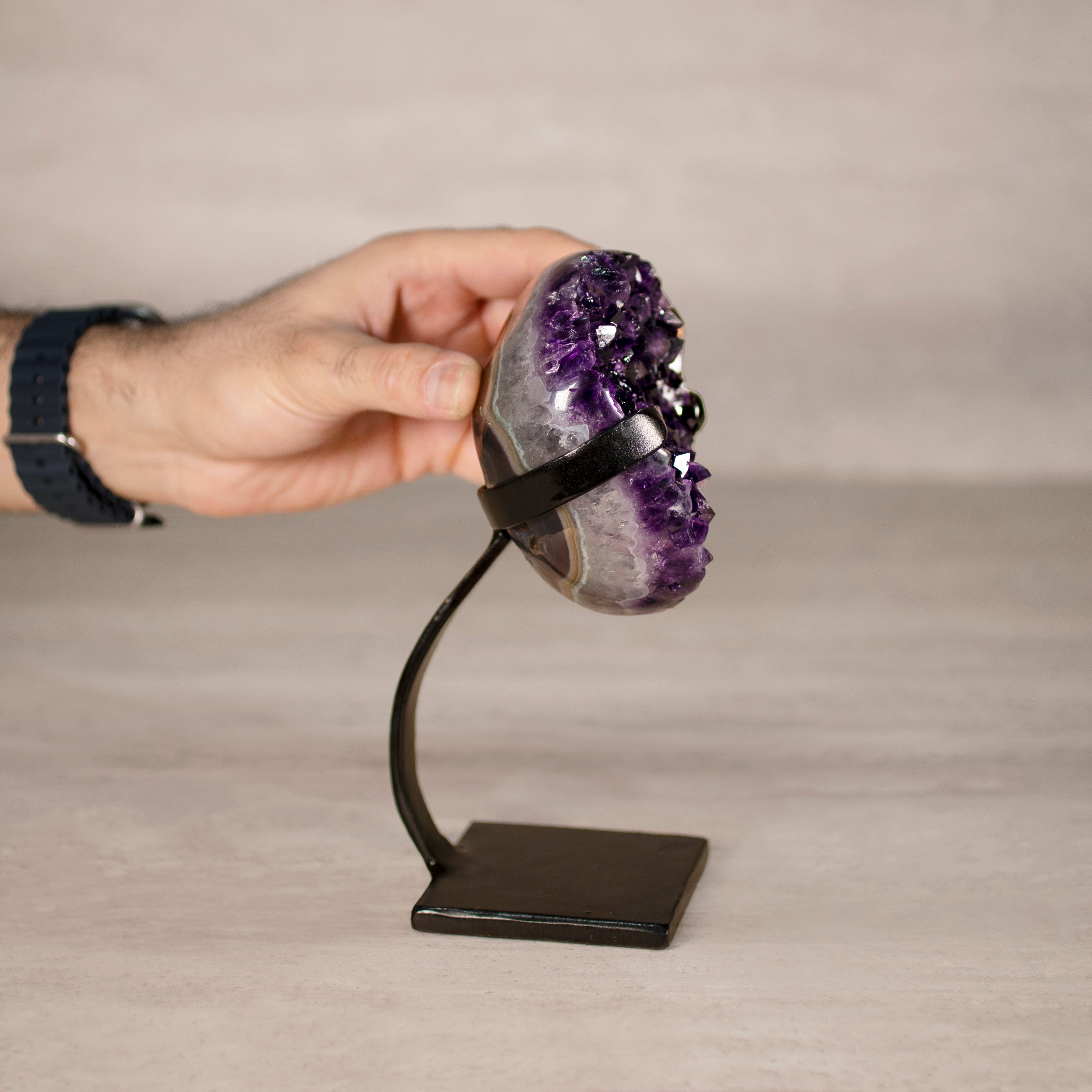 Kalifano Amethyst Amethyst Geode on Custom Stand from Uruguay - 8 in / 4 lbs UAG1900.011