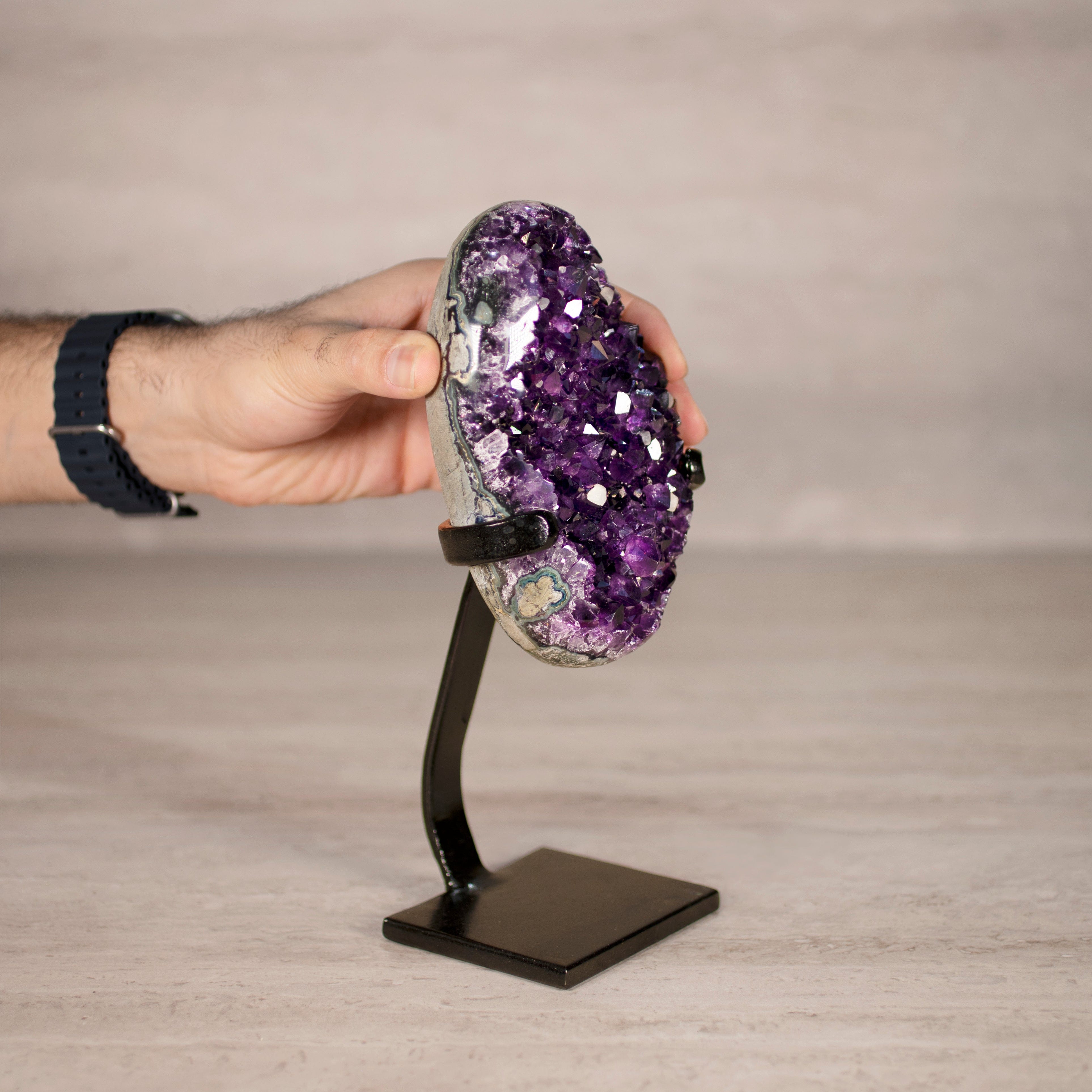 Kalifano Amethyst Amethyst Geode on Custom Stand from Uruguay - 9.5 in / 3.5 lbs UAG1700.023