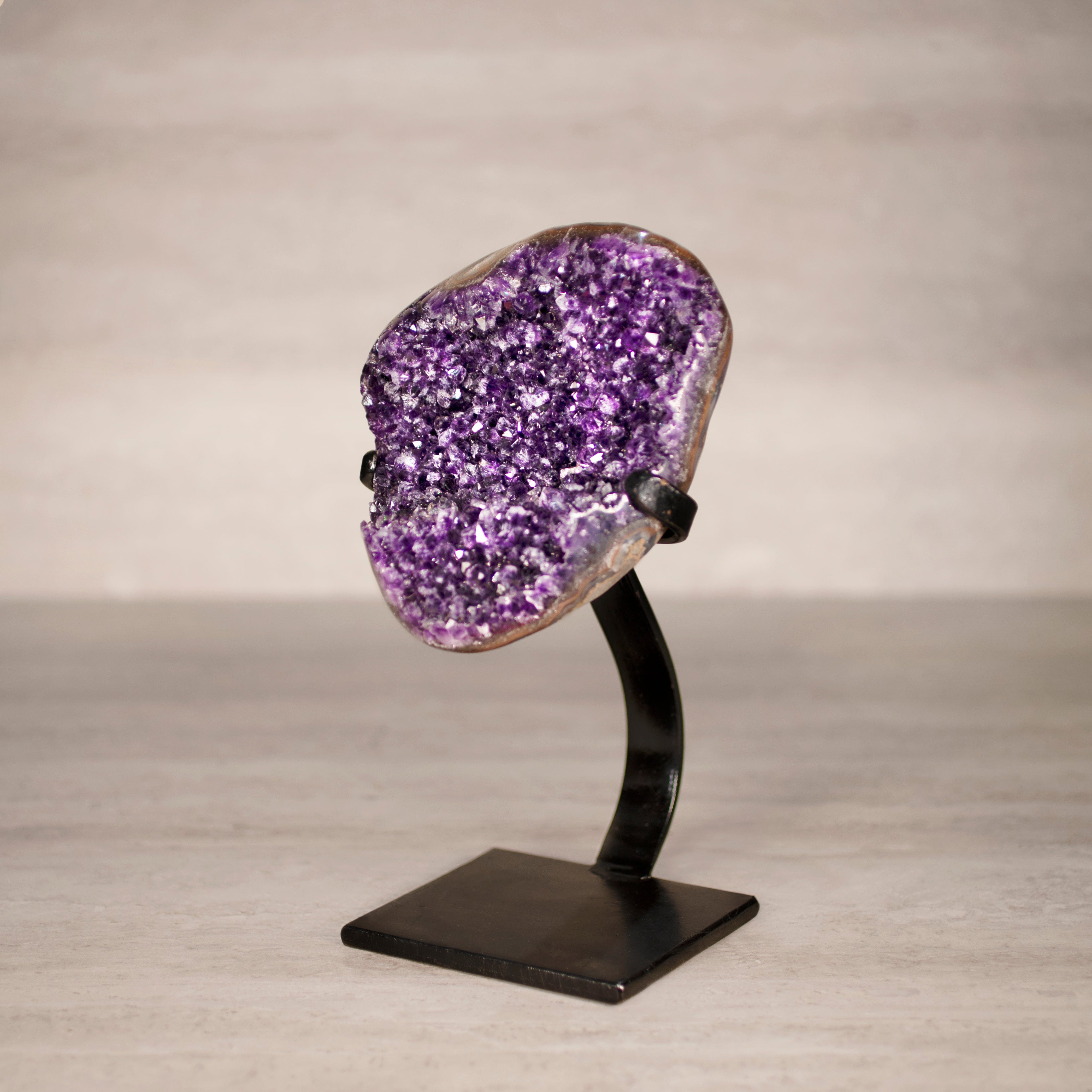 Kalifano Amethyst Amethyst Geode on Custom Stand from Uruguay - 9.5 in / 5 lbs UAG2400.048
