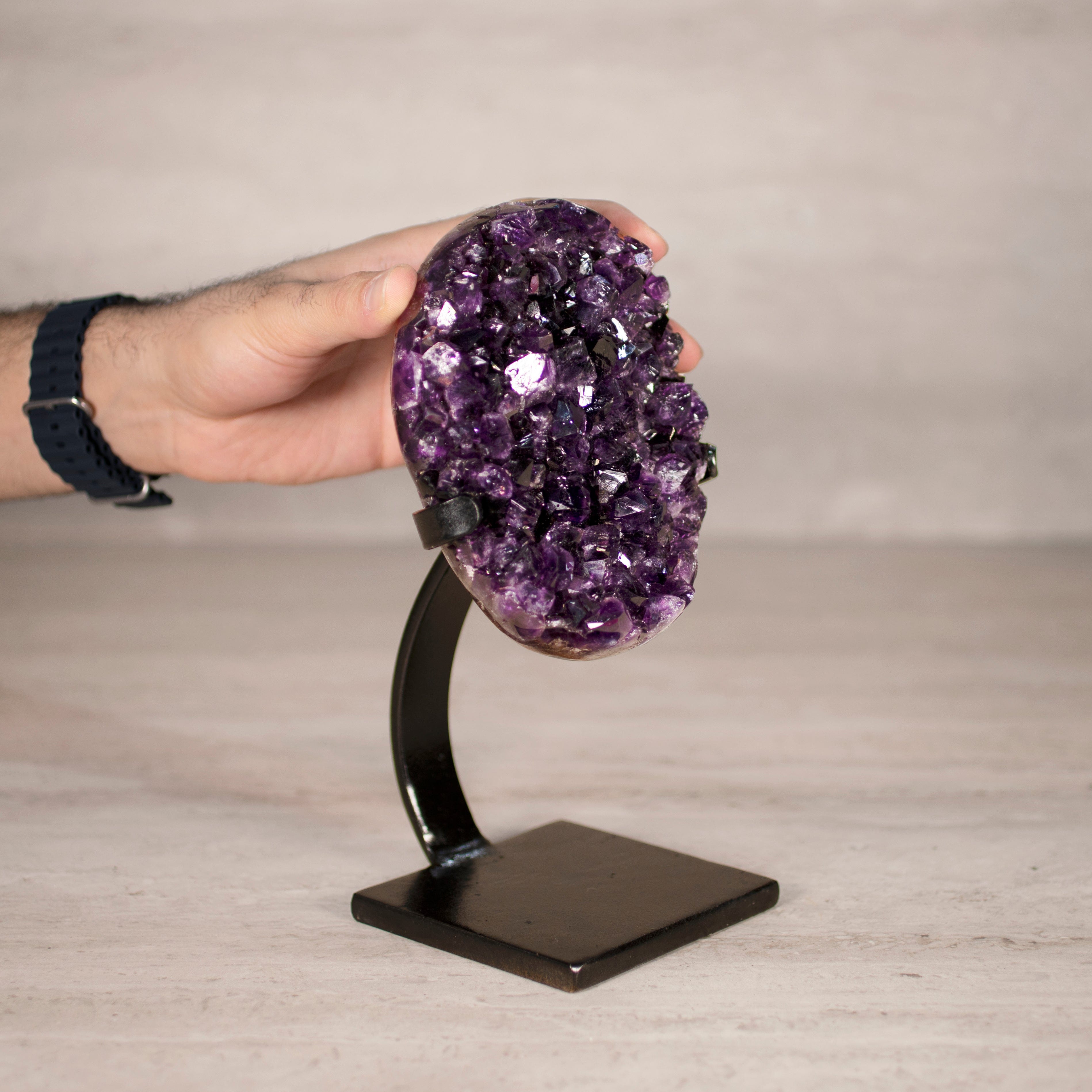 Kalifano Amethyst Amethyst Geode on Custom Stand from Uruguay - 9 in / 4.5 lbs UAG2100.020