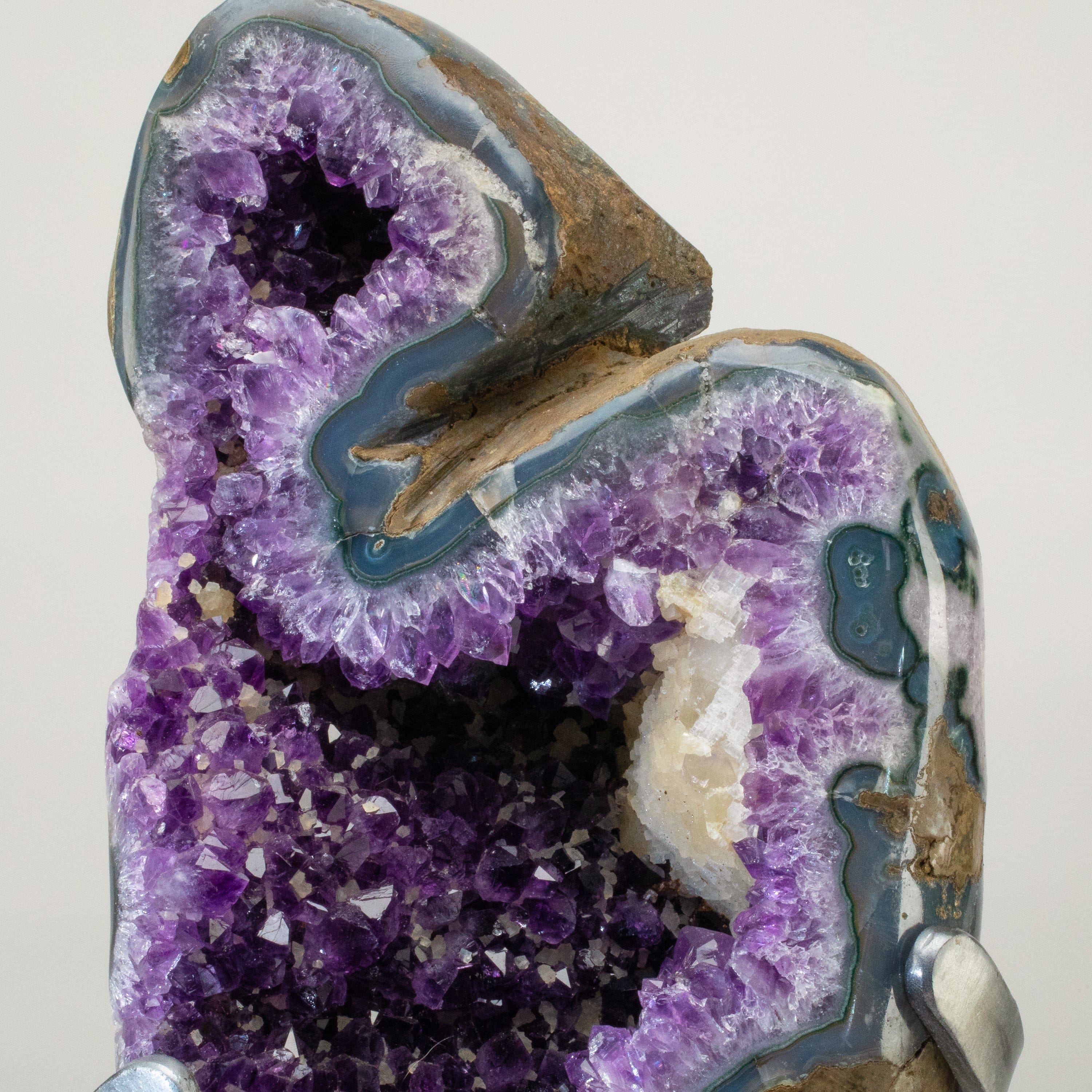 Kalifano Amethyst Uruguayan Amethyst Geode on Custom Stand - 18" / 22 lbs UAG10000.004