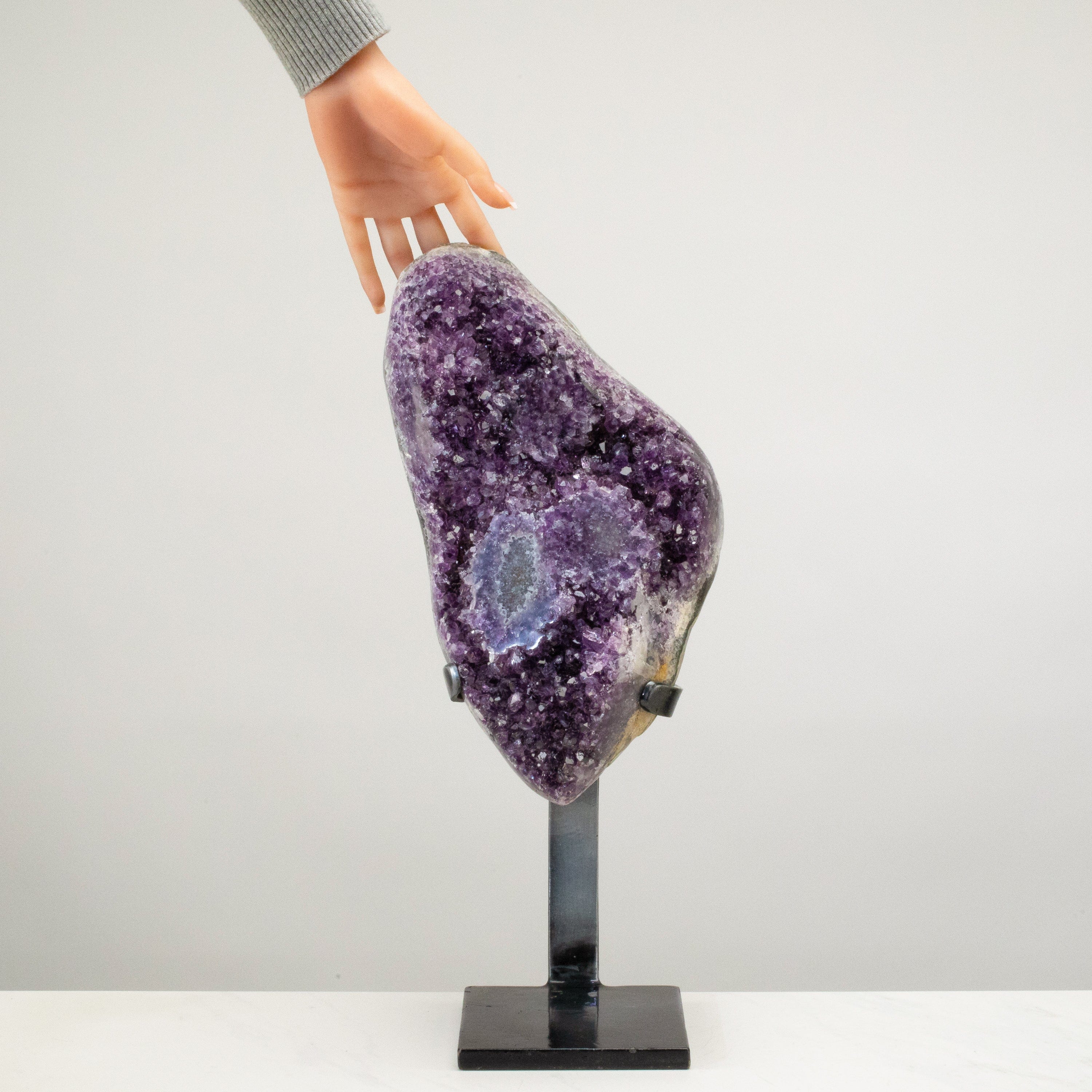 Kalifano Amethyst Uruguayan Amethyst Geode on Custom Stand - 19" / 20 lbs UAG4800.020