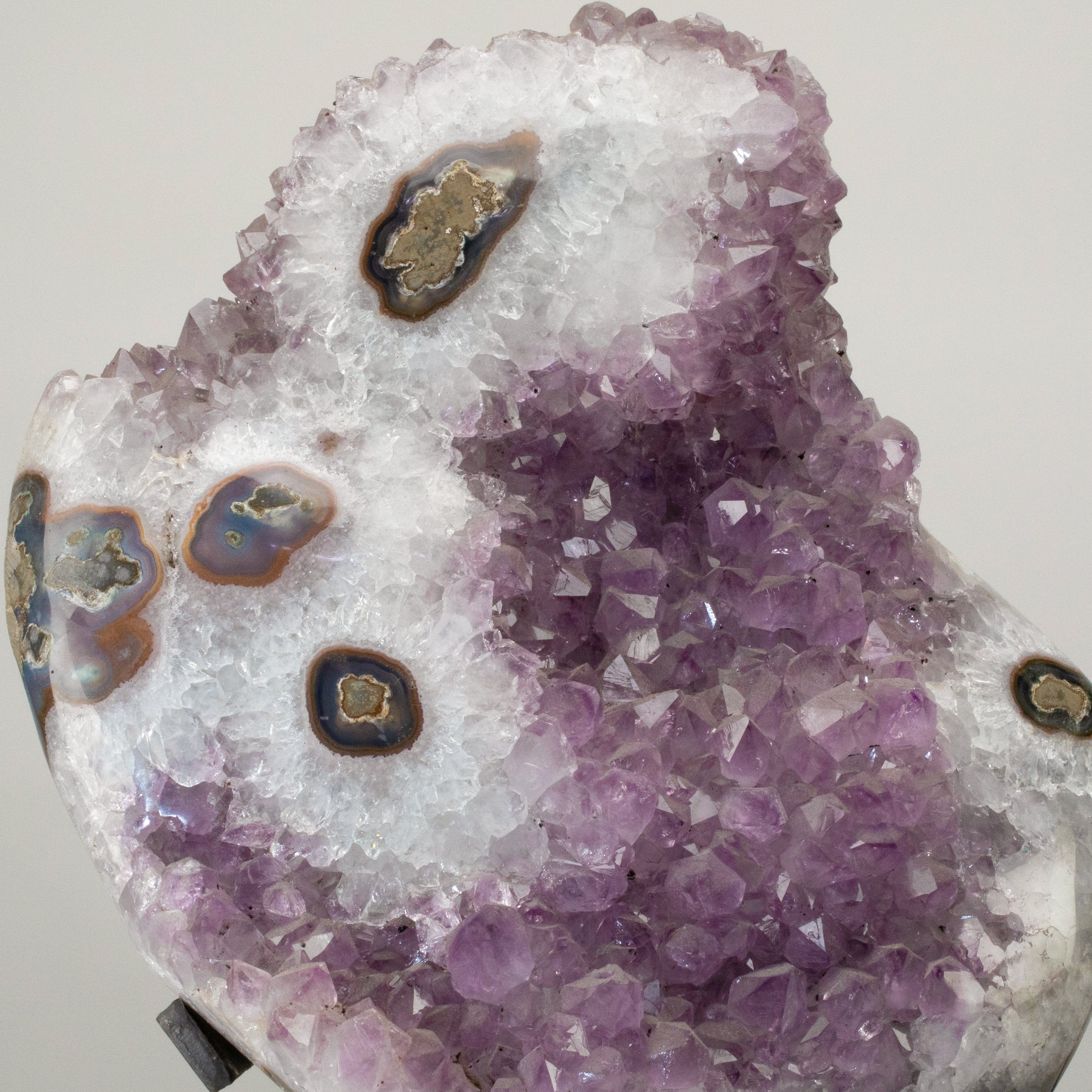 Kalifano Amethyst Uruguayan Amethyst Geode on Custom Stand - 19.4 lbs / 13 in. UAG3800.003