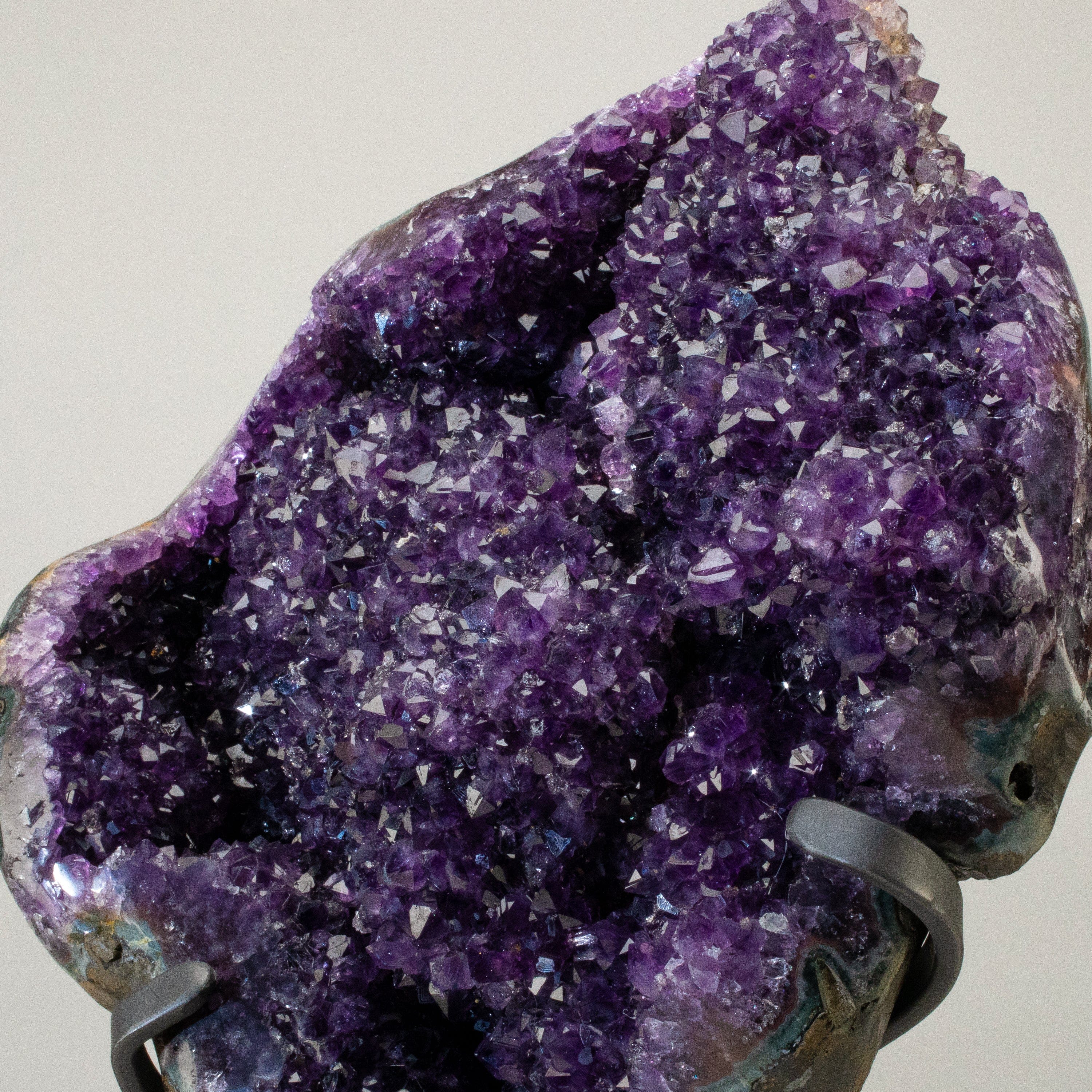 Kalifano Amethyst Uruguayan Amethyst Geode on Custom Stand - 22" / 37 lbs UAG17600.004