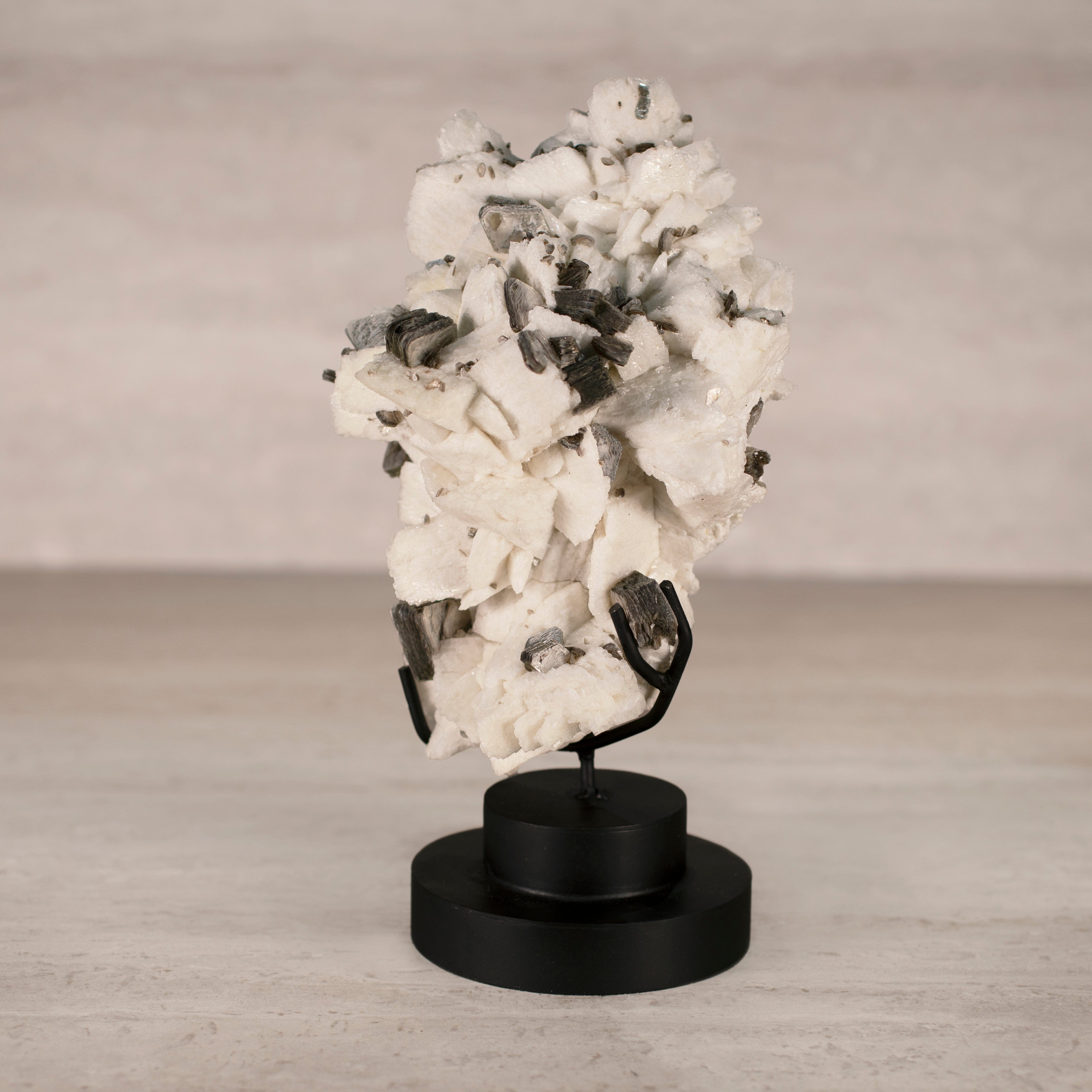 KALIFANO Apophyllite & Mica Natural Brazilian Apophyllite & Mica on Custom Stand - 10" / 4 lbs APE13500.001
