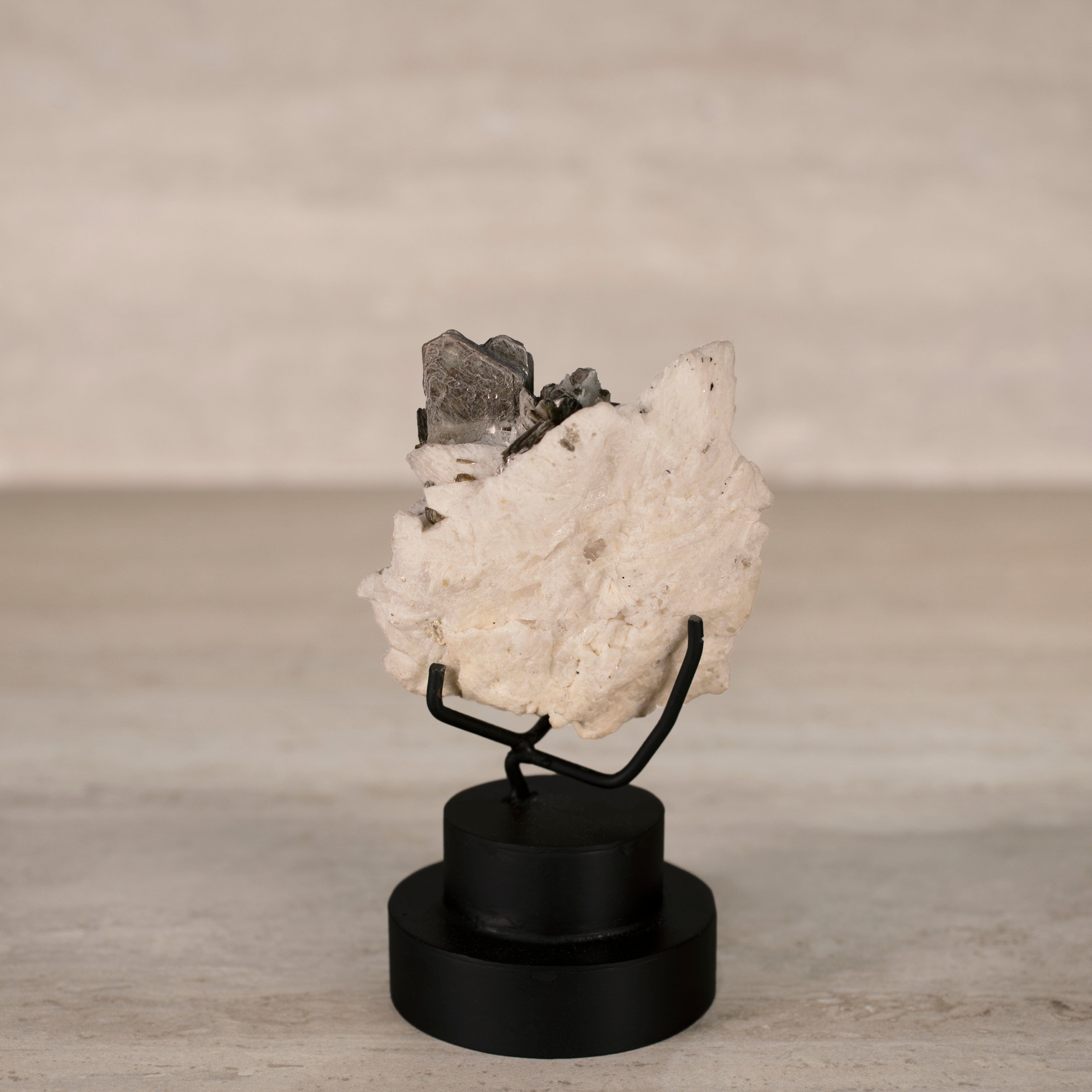 KALIFANO Apophyllite & Mica Natural Brazilian Apophyllite & Mica on Custom Stand - 5.5" / 400 g APE4500.001