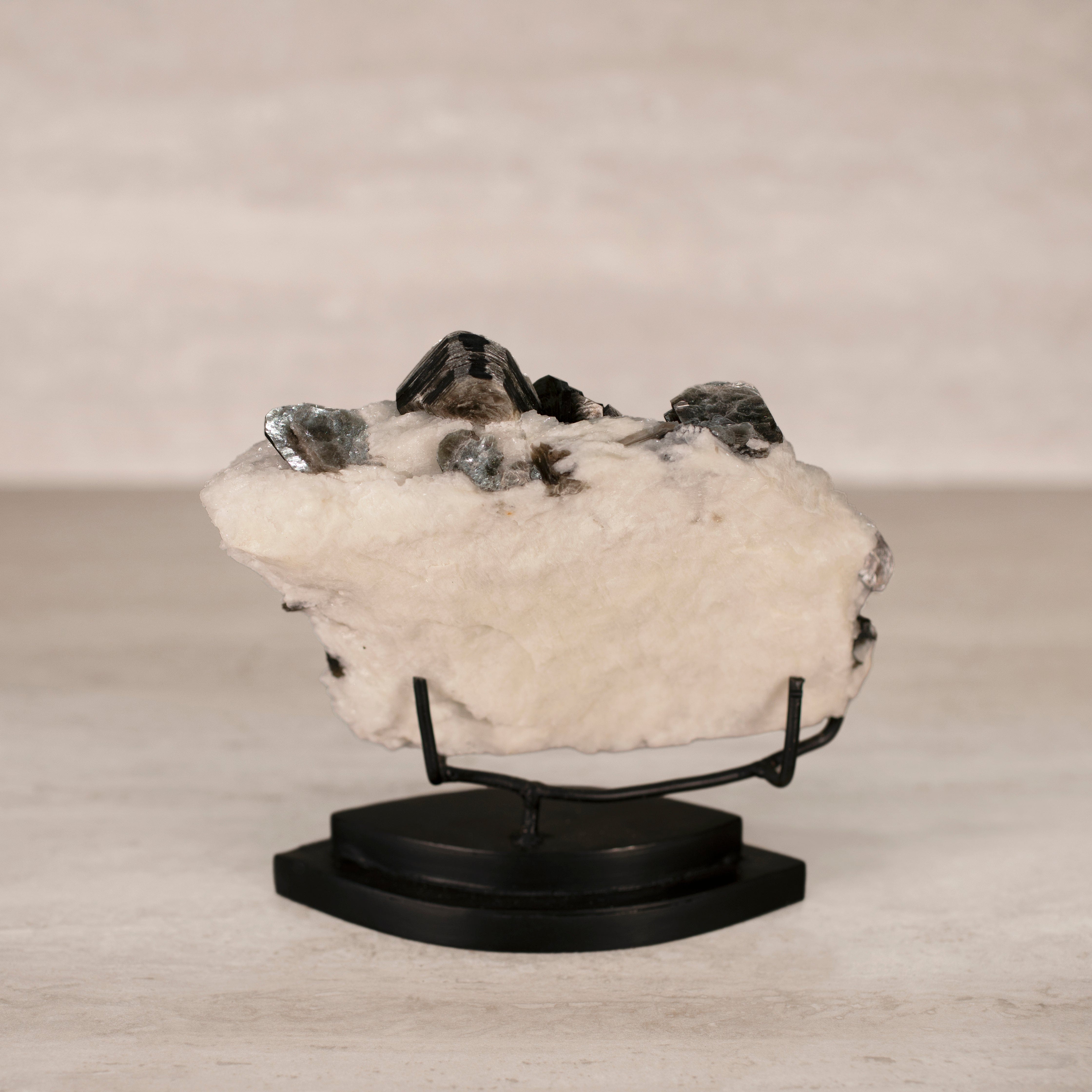 KALIFANO Apophyllite & Mica Natural Brazilian Apophyllite & Mica on Custom Stand - 6.5" / 920 g APE9500.002