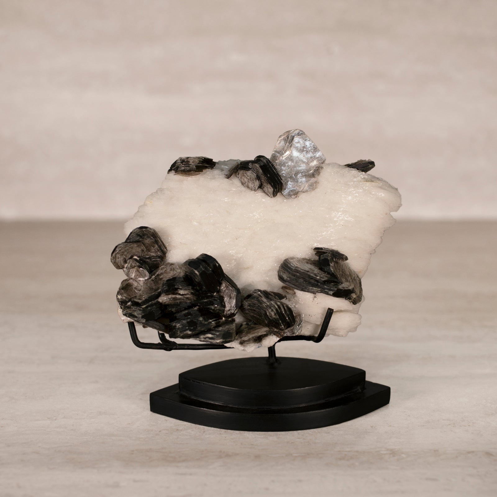 KALIFANO Apophyllite & Mica Natural Brazilian Apophyllite & Mica on Custom Stand - 6.5" / 920 g APE9500.002