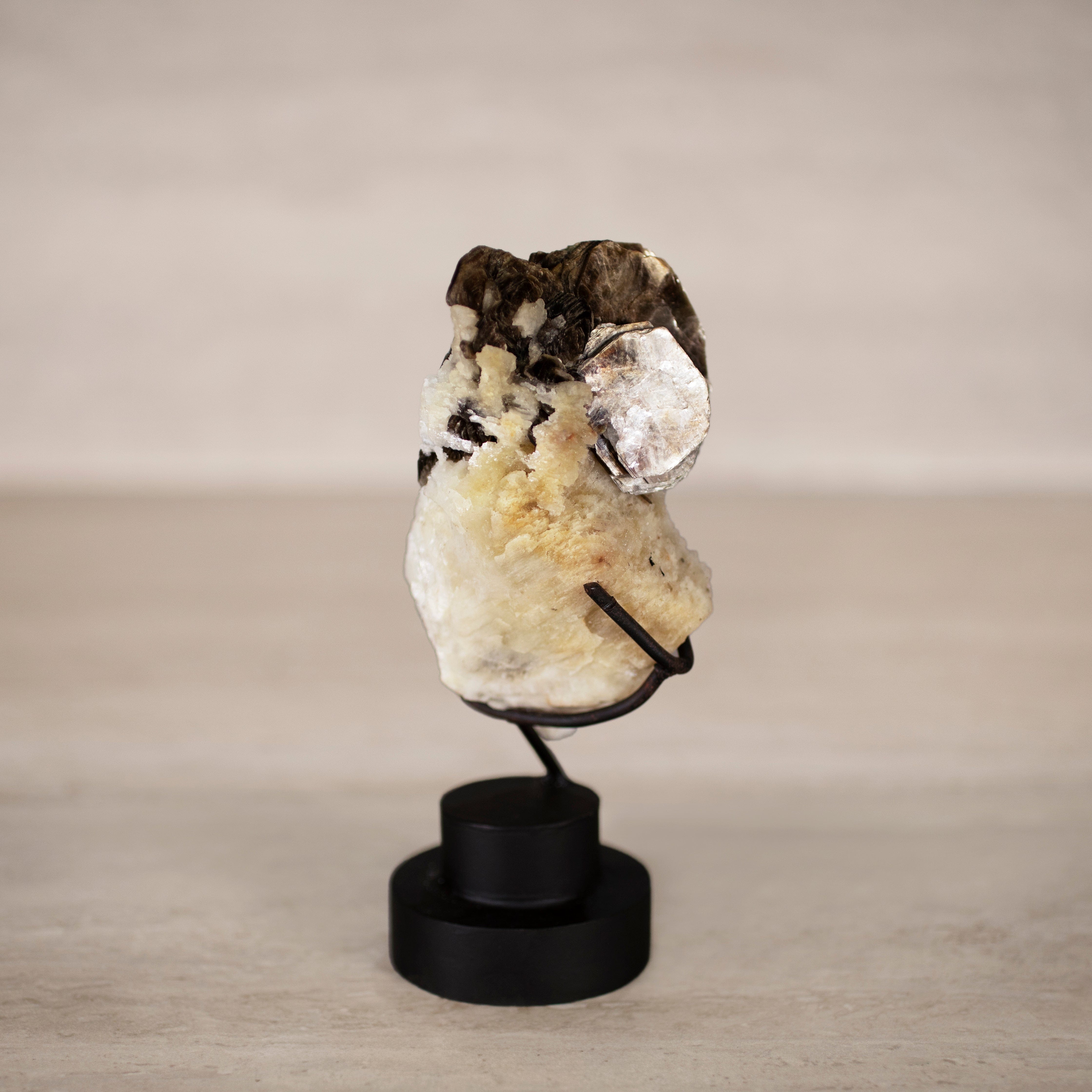 KALIFANO Apophyllite & Mica Natural Brazilian Apophyllite & Mica on Custom Stand - 7" / 460 g APE5000.001