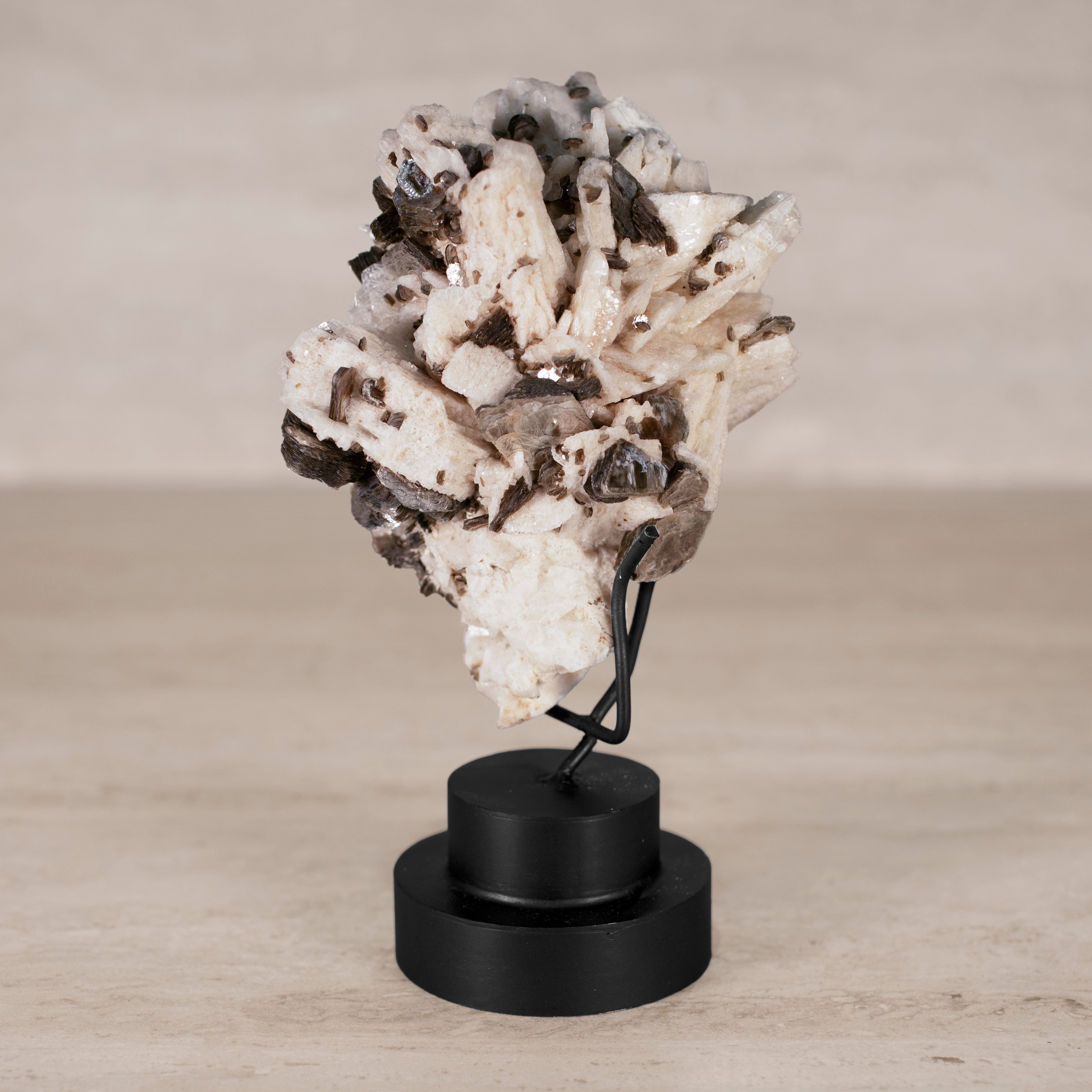 KALIFANO Apophyllite & Mica Natural Brazilian Apophyllite & Mica on Custom Stand - 8.25" / 1,220 g APE7000.002