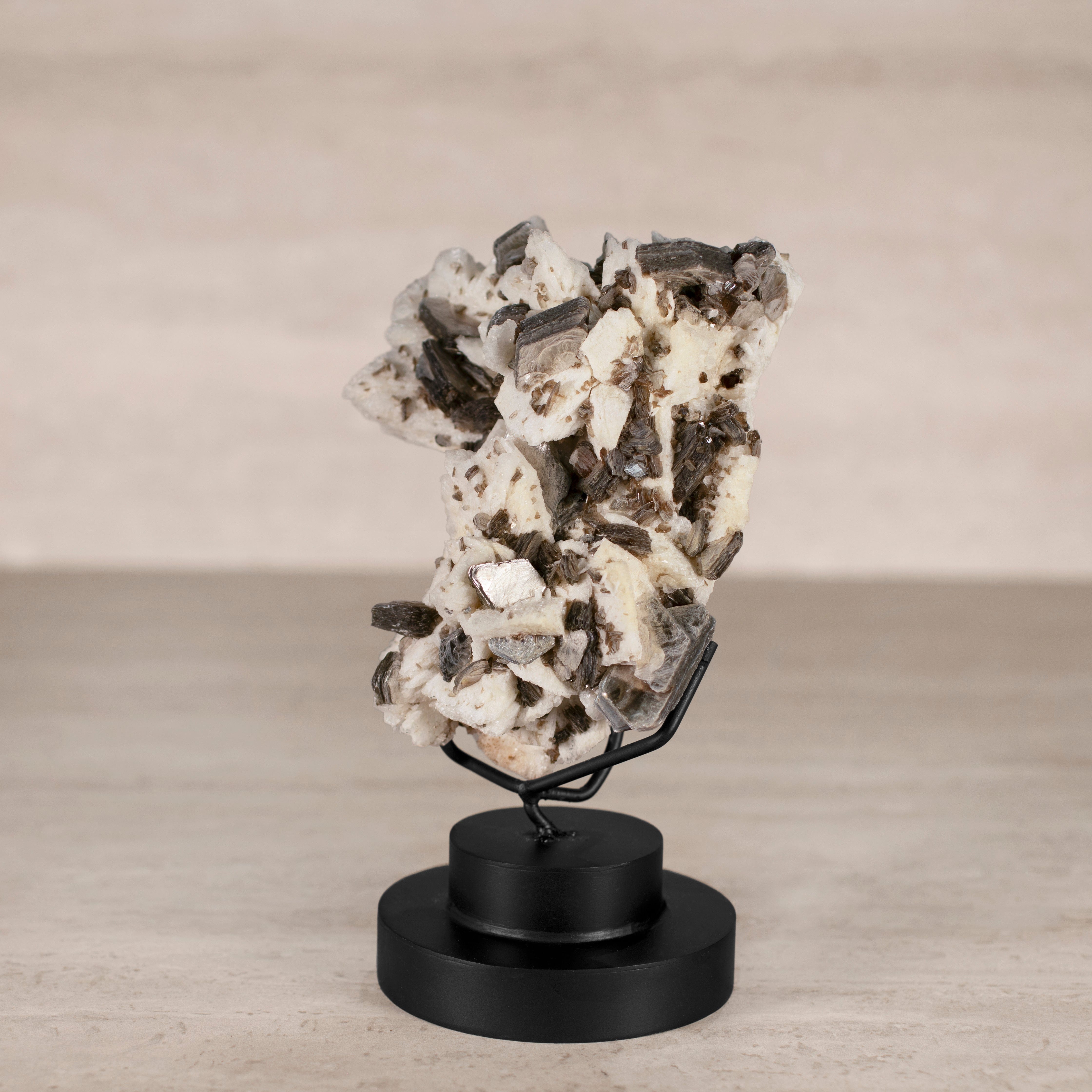 KALIFANO Apophyllite & Mica Natural Brazilian Apophyllite & Mica on Custom Stand - 8.5" / 1,180 g APE9500.001