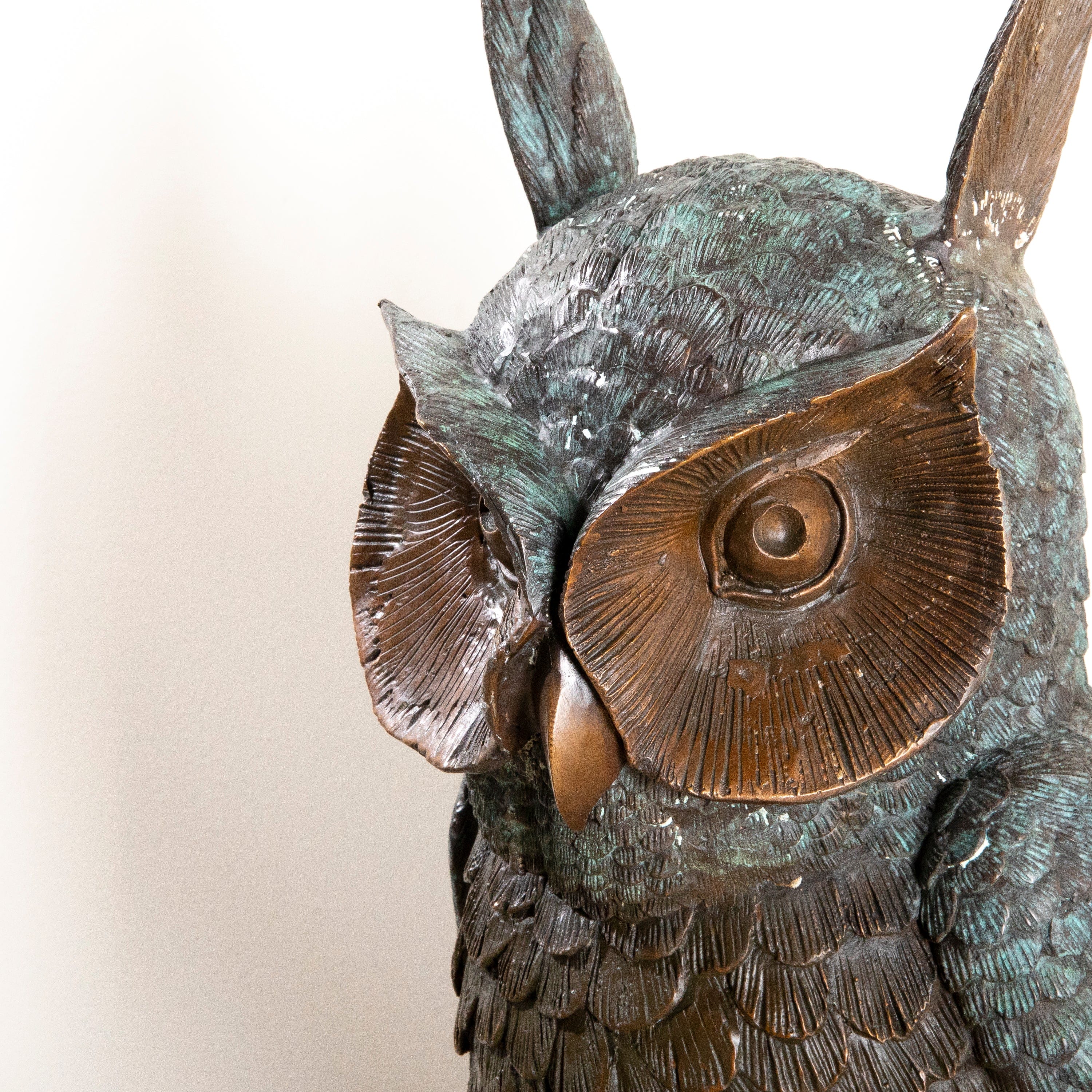 Kalifano Bronze Bronze Owl on Books Carving B7133