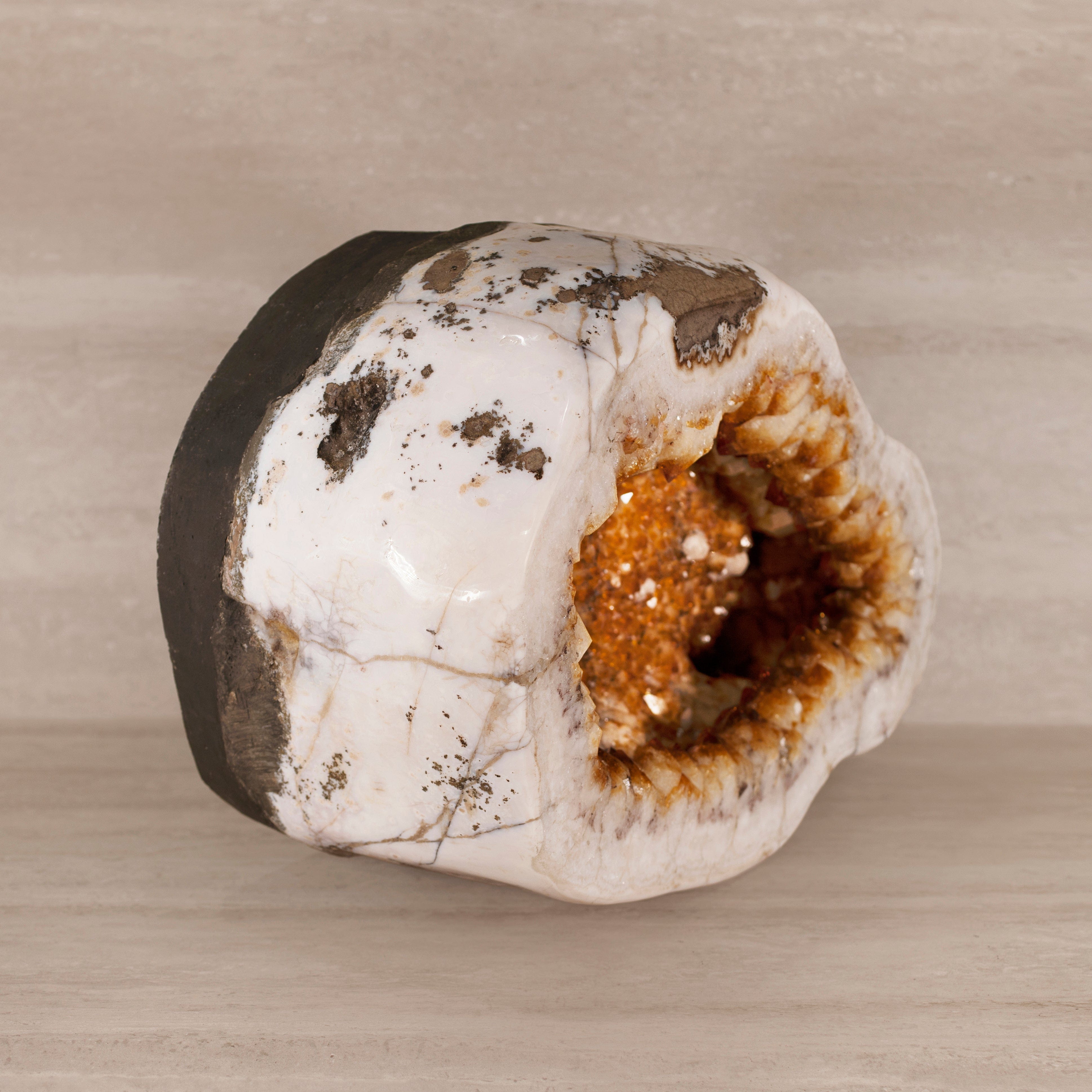 Kalifano Citrine Citrine Geode from Brazil - 20 in / 143 lbs BCG30000.003