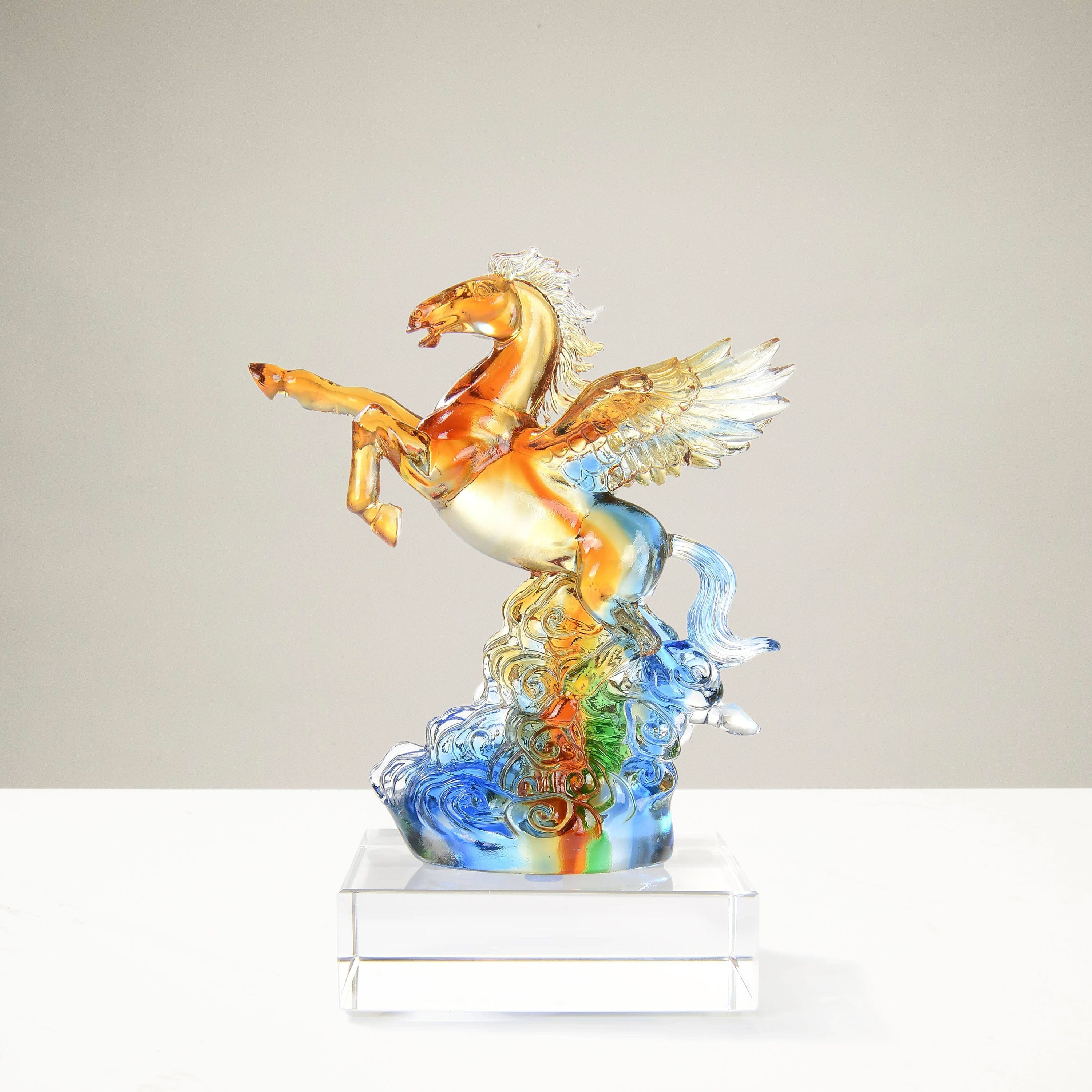 Kalifano Crystal Carving Graceful Pegasus Crystal Carving with Detachable Base - A Symbol of Freedom and Imagination CR220-PEG