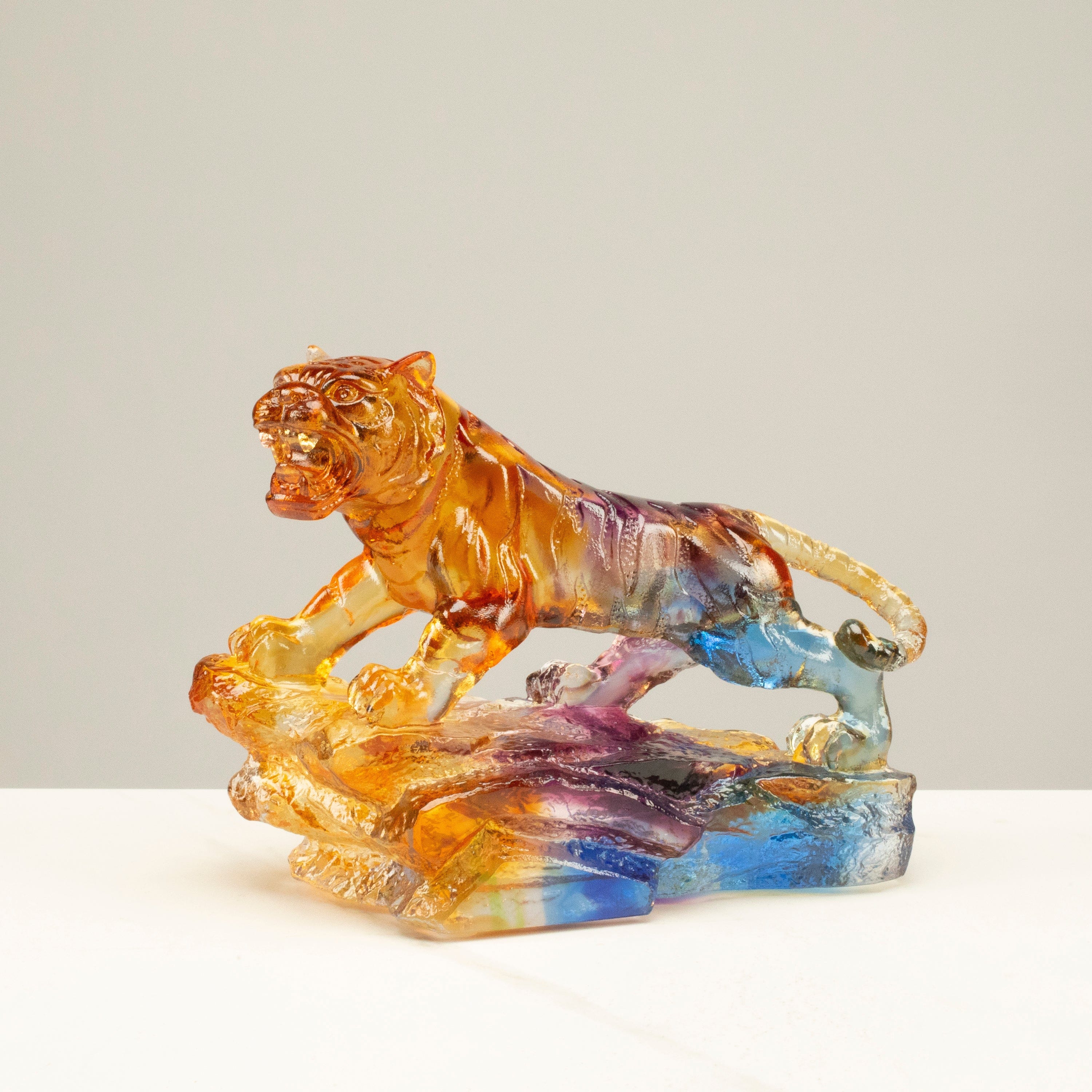 Kalifano Crystal Carving Roaring Tiger Crystal Carving - A Symbol of Courage and Strength CR280-TIG