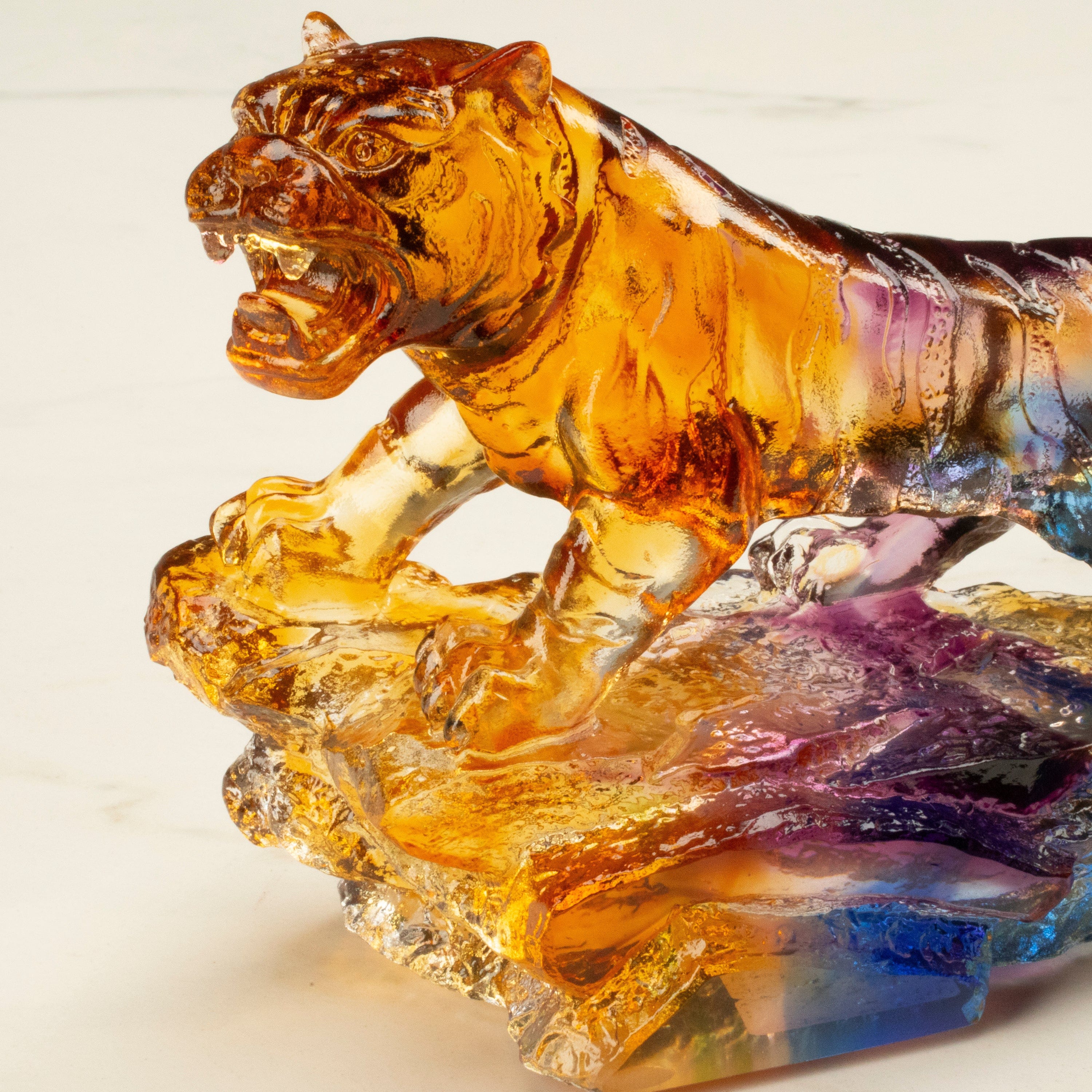 Kalifano Crystal Carving Roaring Tiger Crystal Carving - A Symbol of Courage and Strength CR280-TIG