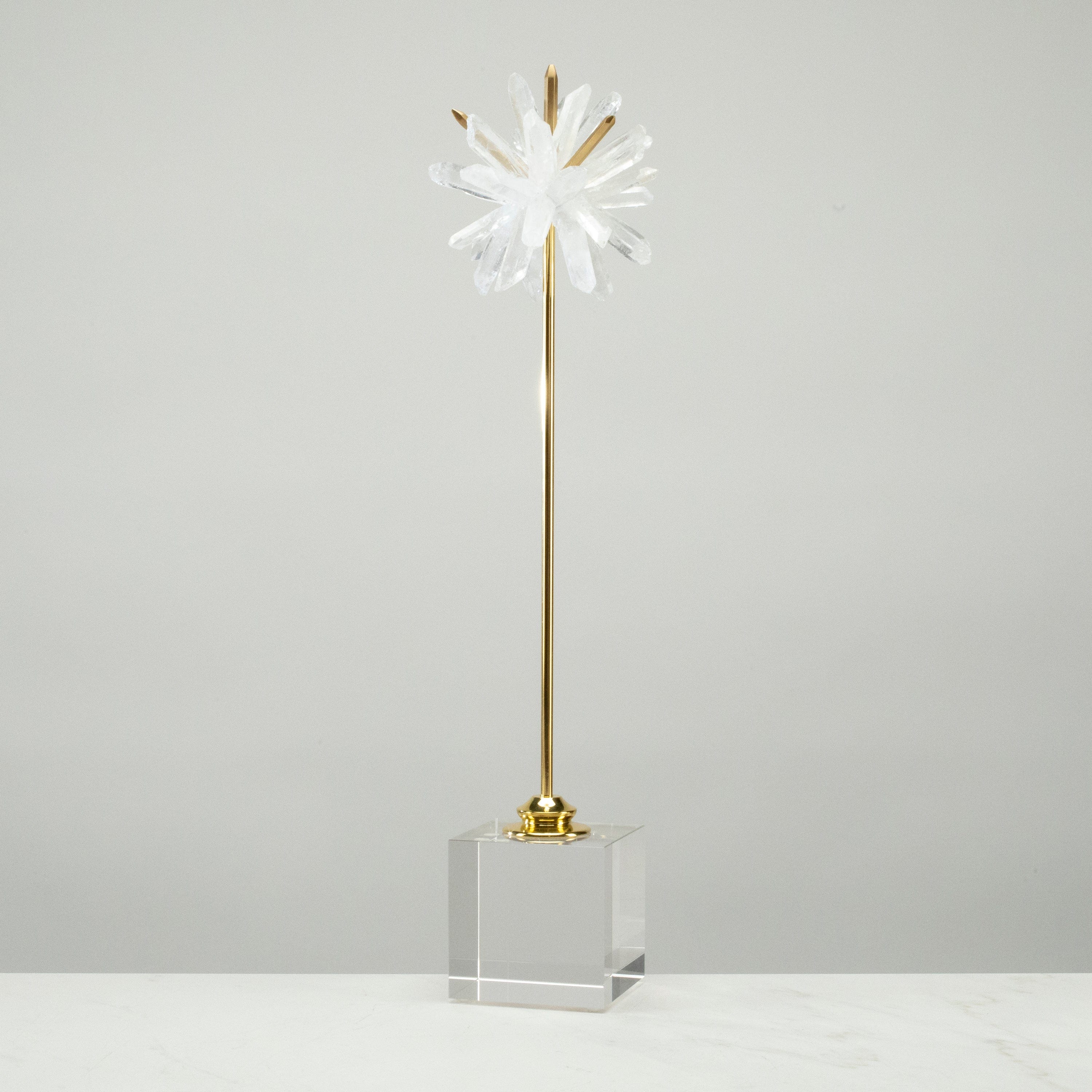 KALIFANO Crystal Home Decor Quartz Cluster Star on Brass and Acrylic Base - 18" HG1406A-QZ