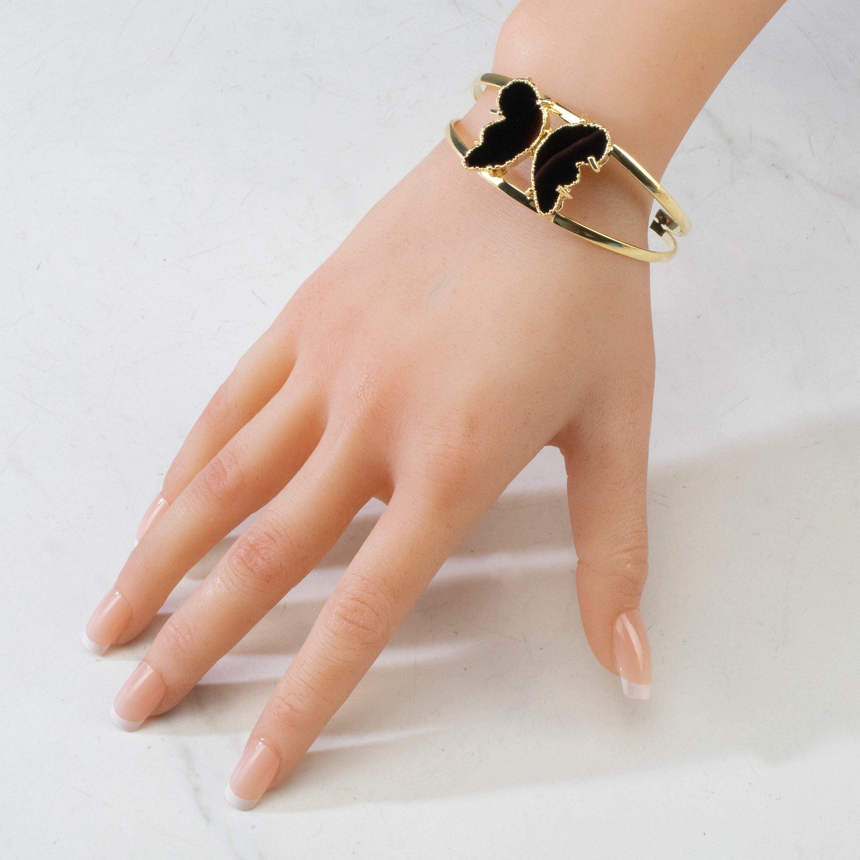 Kalifano Crystal Jewelry Black Agate Butterfly Cuff Bracelet CJB-S-BTAG-BL