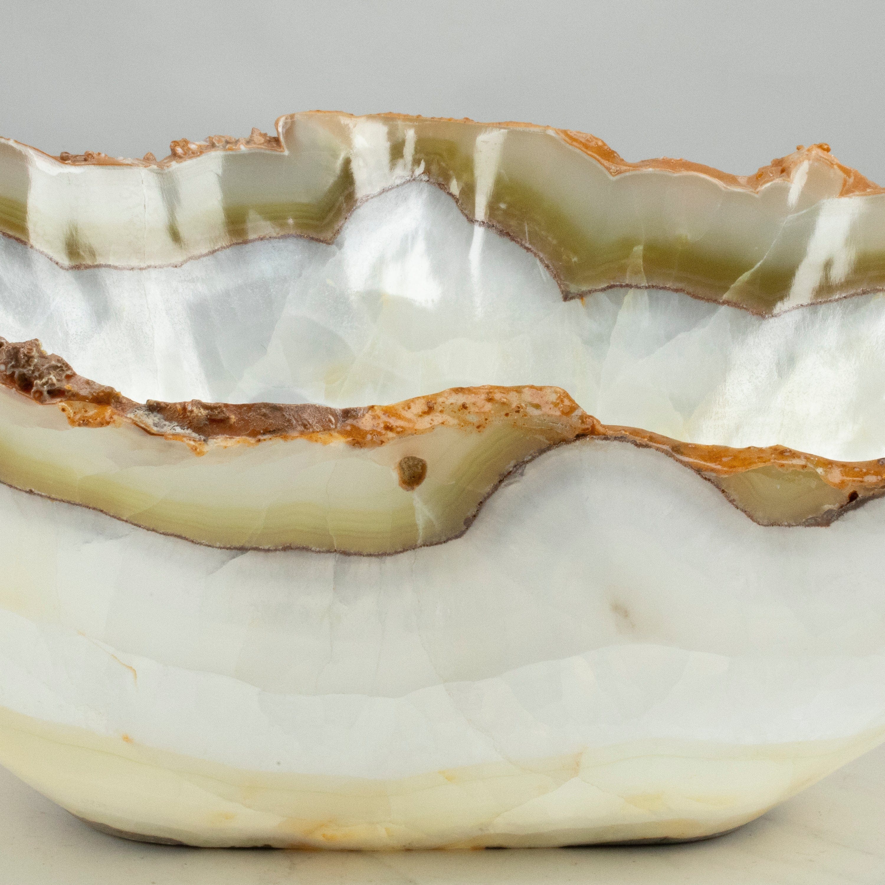 KALIFANO Gemstone Bowls White and Green Onyx Bowl 23" BOX11000.002