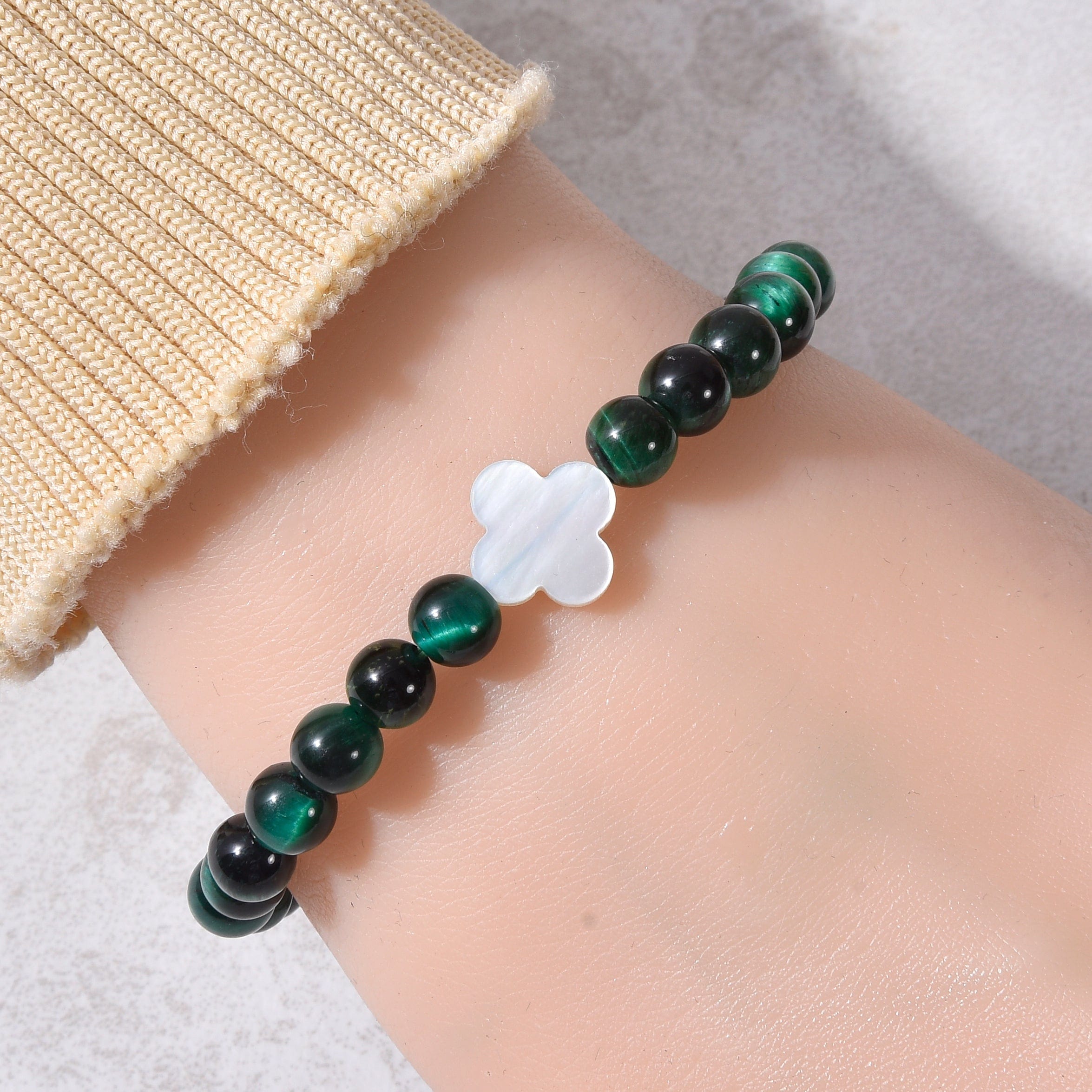 Kalifano Gemstone Bracelets 6mm Green Tiger Eye Stretch Bracelet with Mother of Pearl Clover