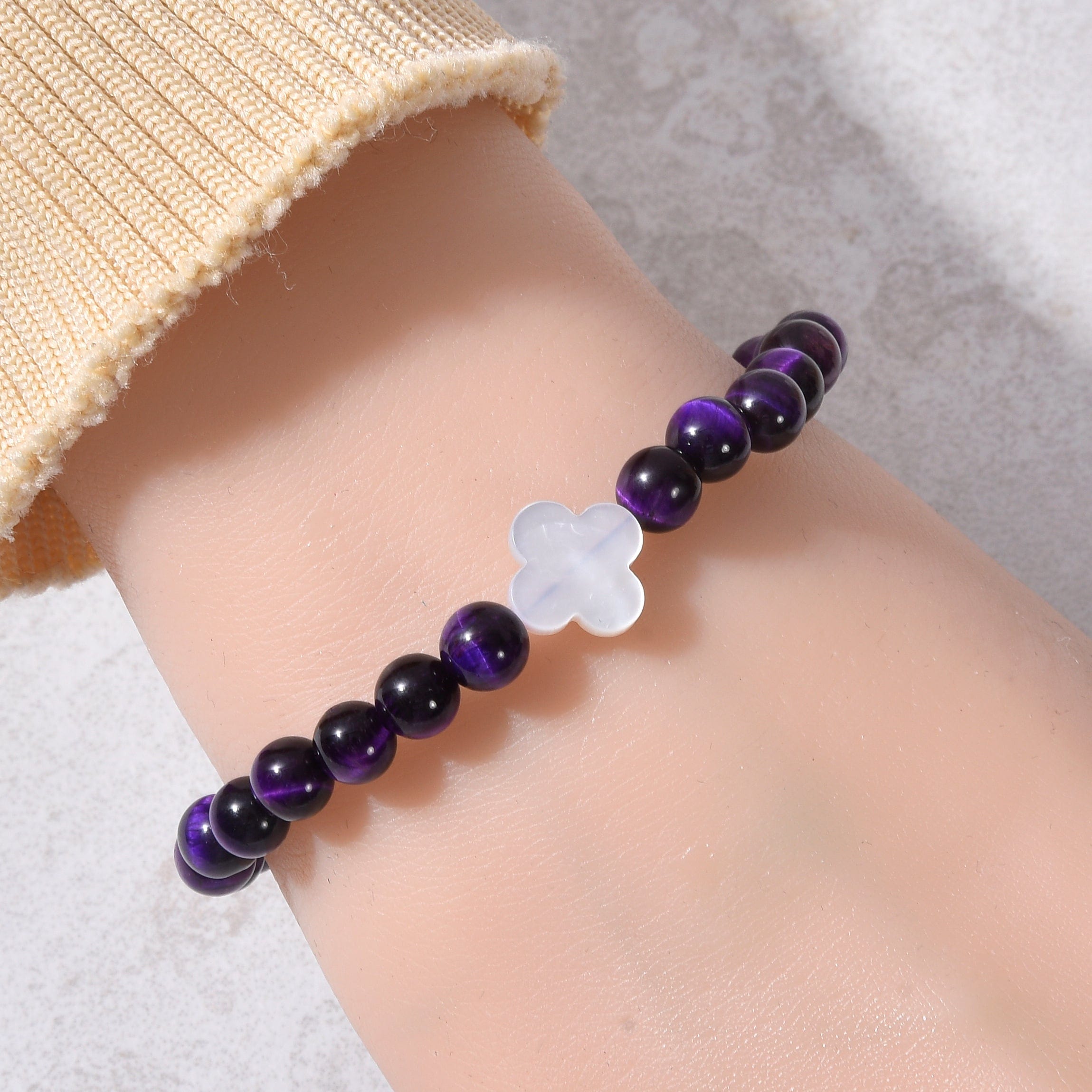 Kalifano Gemstone Bracelets 6mm Purple Tiger Eye Stretch Bracelet with Mother of Pearl Clover