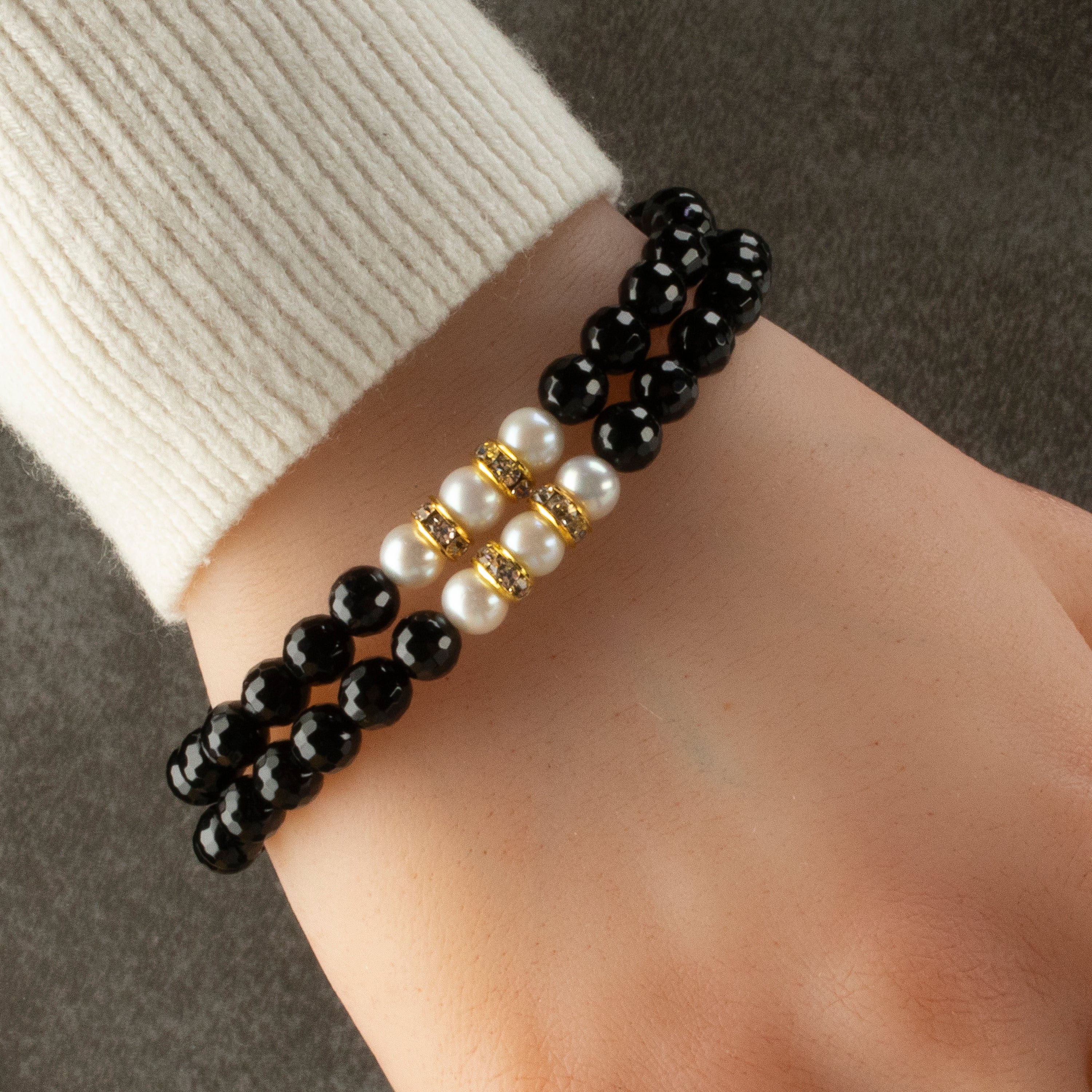 Kalifano Gemstone Bracelets Faceted Black Agate 6mm Beads with Pearl & Gold Accent Beads Double Wrap Elastic Gemstone Bracelet WHITE-BGI2-042