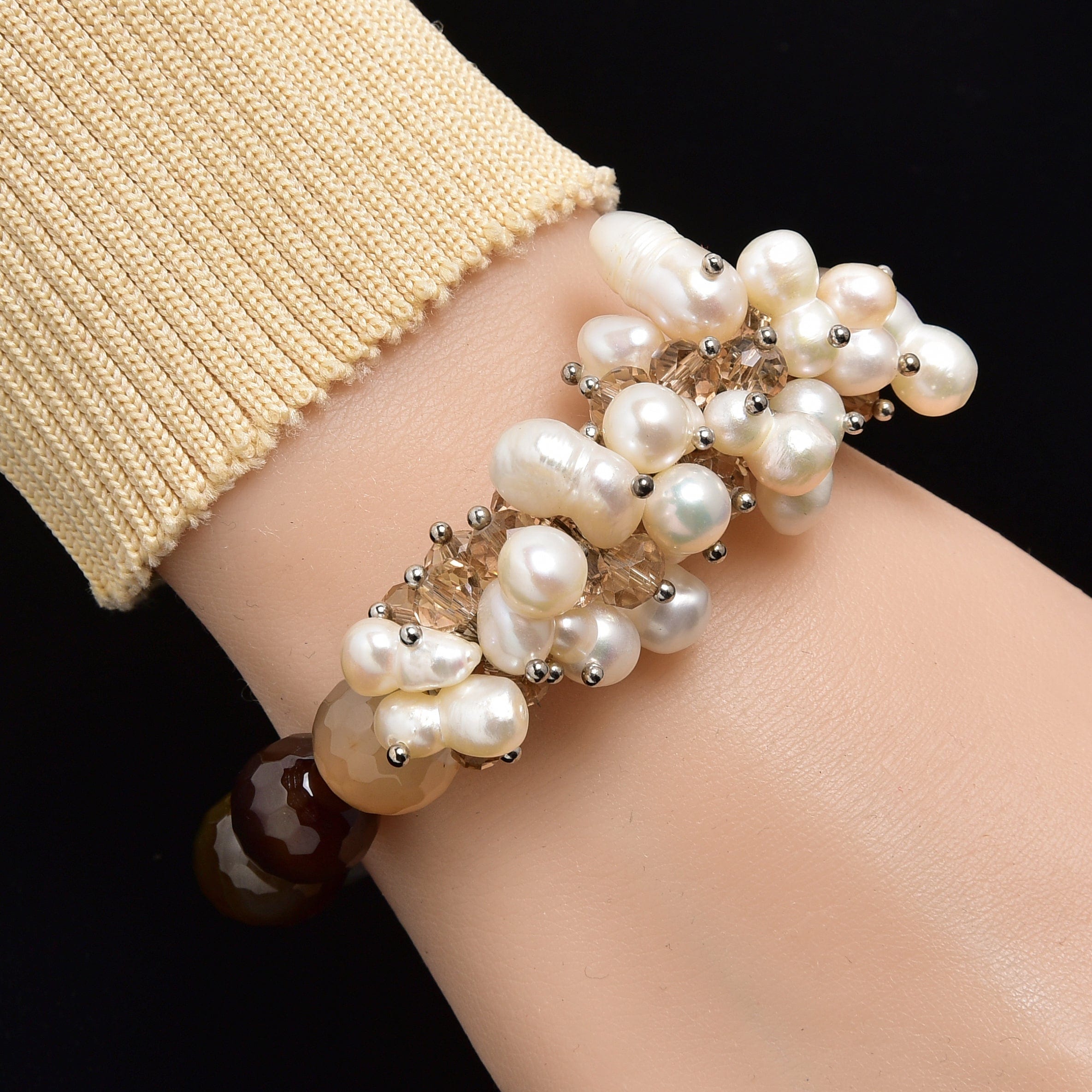 Kalifano Gemstone Bracelets Faceted Coffee Agate & Freshwater Pearls 12mm Gemstone Bead Elastic Bracelet GOLD-BGP-PCE