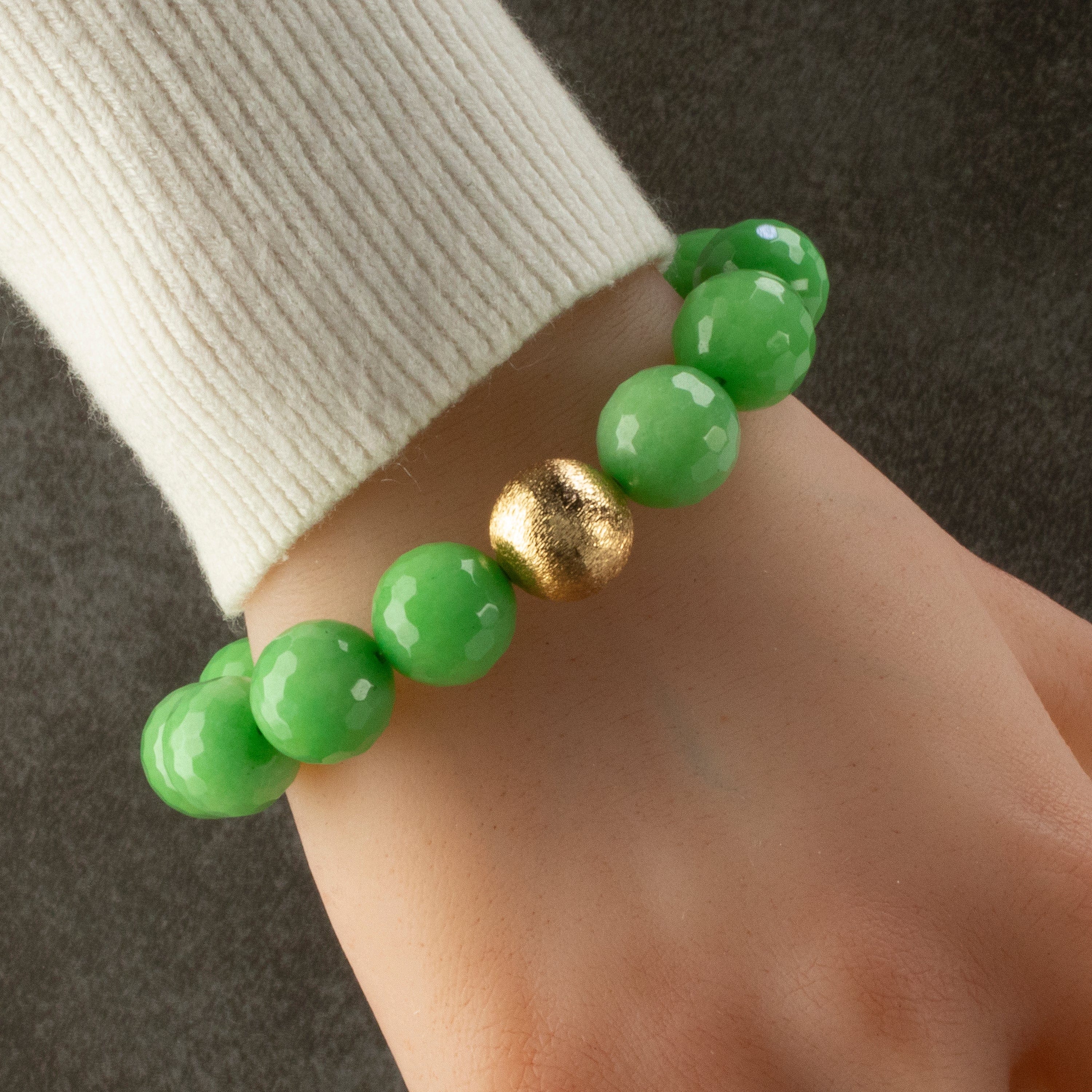 Kalifano Gemstone Bracelets Faceted Green Color Enhanced Jade with Gold Accent Bead Gemstone Elastic Bracelet RED-BGP-060