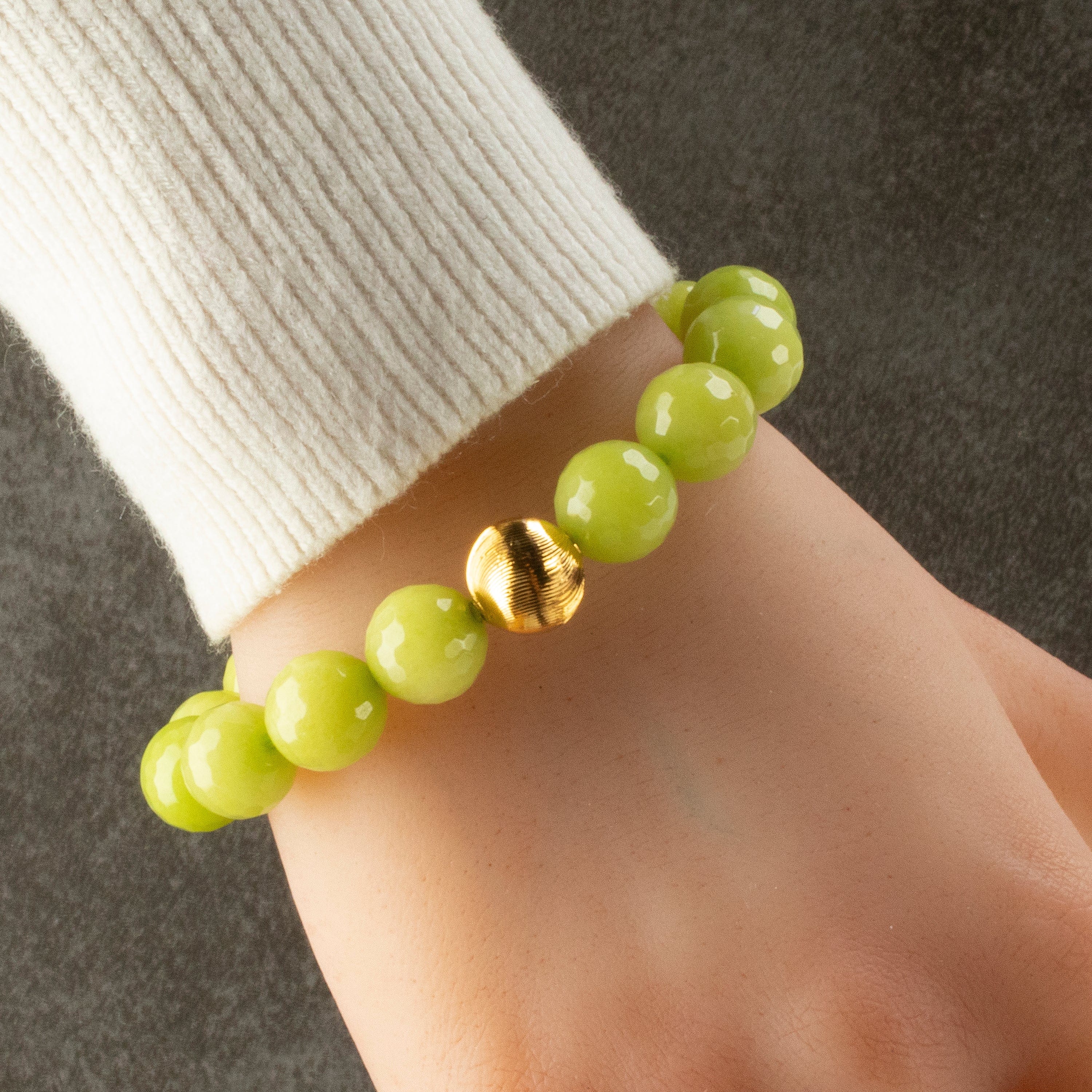 Kalifano Gemstone Bracelets Faceted Light Green Color Enhanced Jade with Gold Crystal Accent Bead Gemstone Elastic Bracelet RED-BGP-066