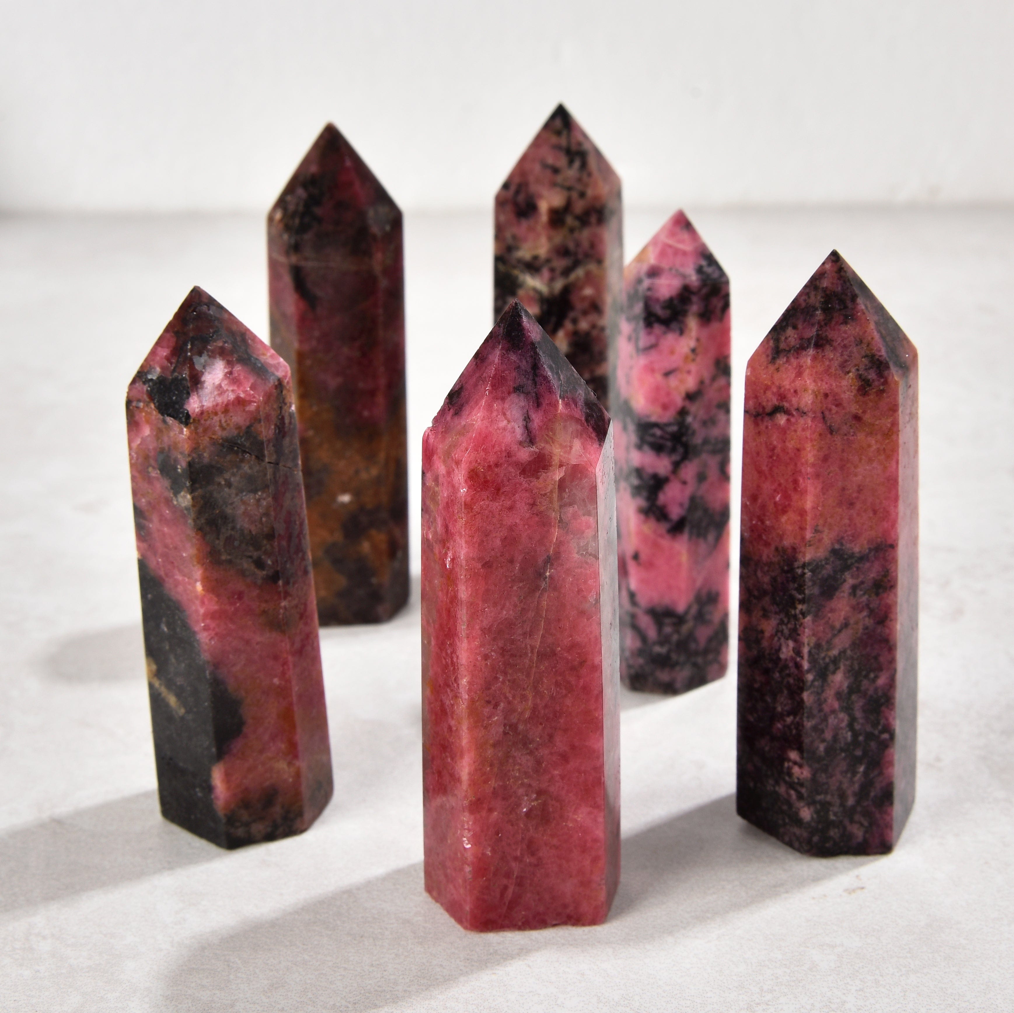 KALIFANO Gemstone Carvings 3.5" Rhodonite Obelisk Tower Gemstone Carving GOT810-RE