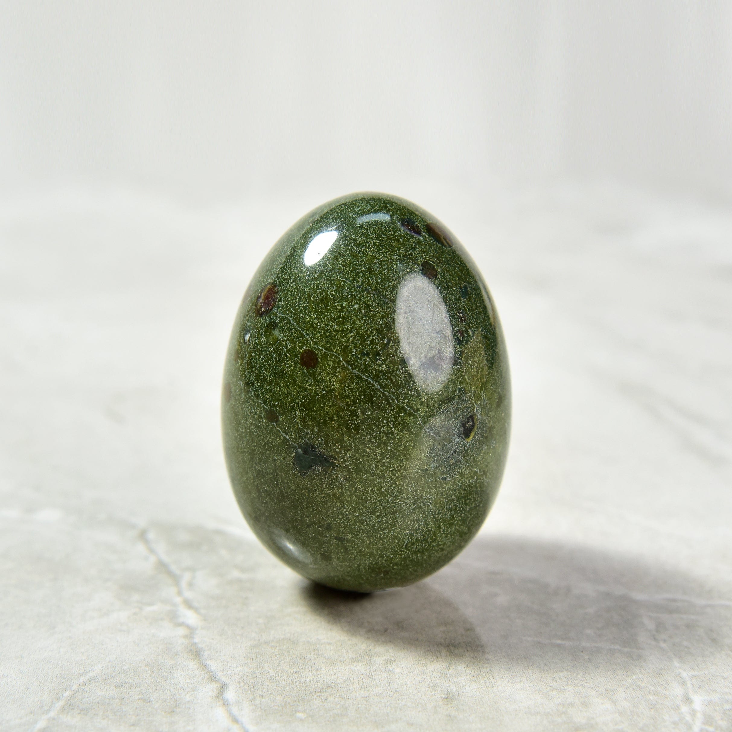 Kalifano Gemstone Carvings Bloodstone Egg Carving CV14-EG-BS