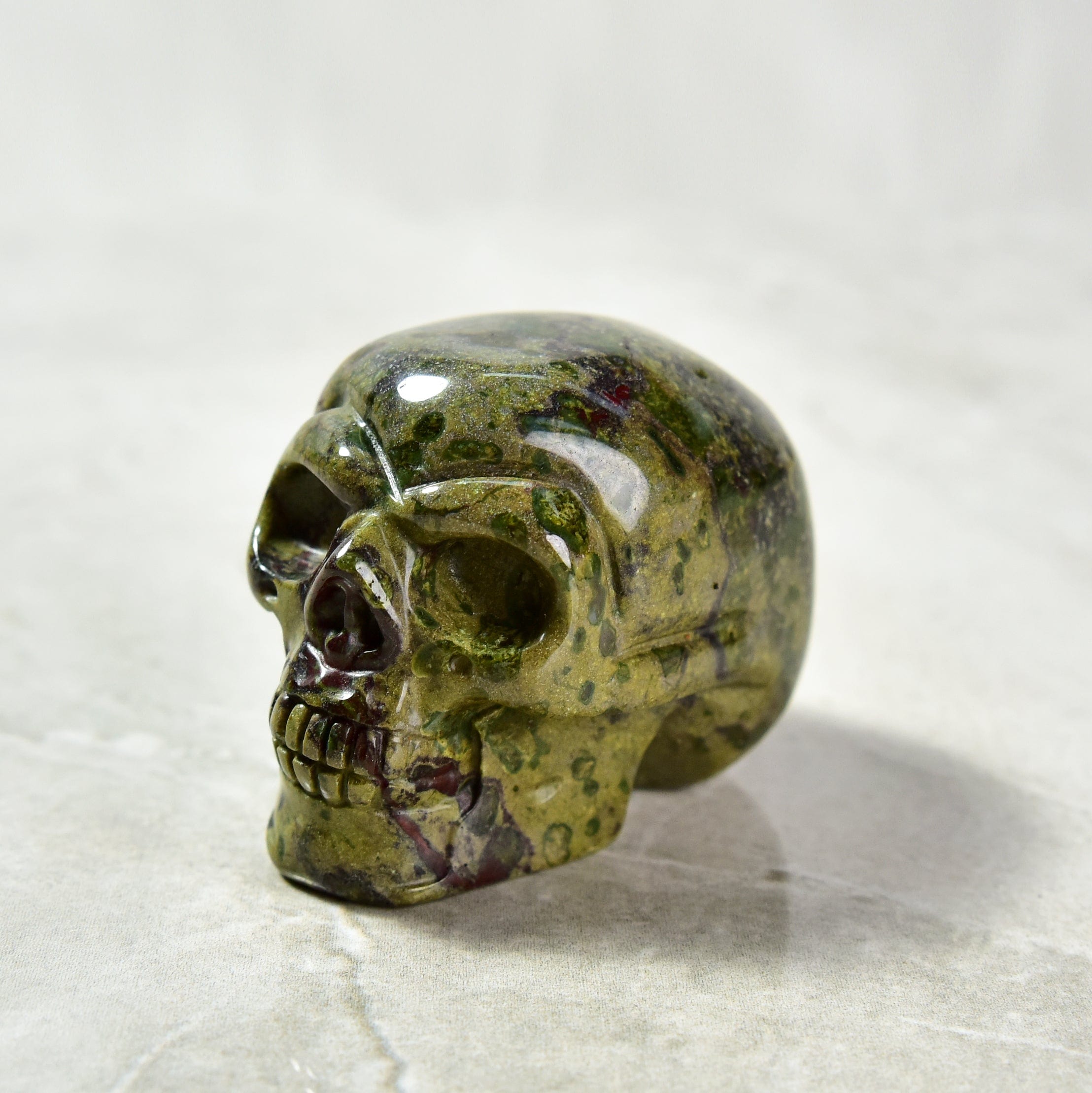 Kalifano Gemstone Carvings Bloodstone Skull 2'' Natural Gemstone Carving CV29-SK-BS