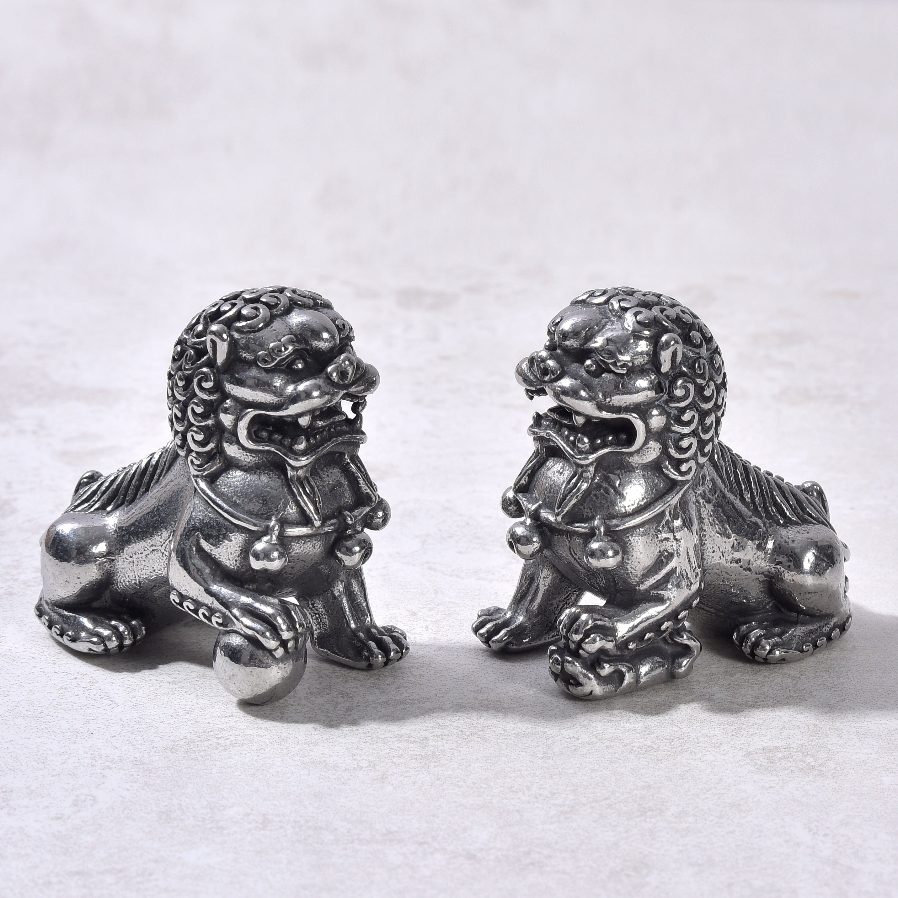 Kalifano Gemstone Carvings Foo Dog Steel Hearts Stainless Steel Pair SHCFD-PAIR