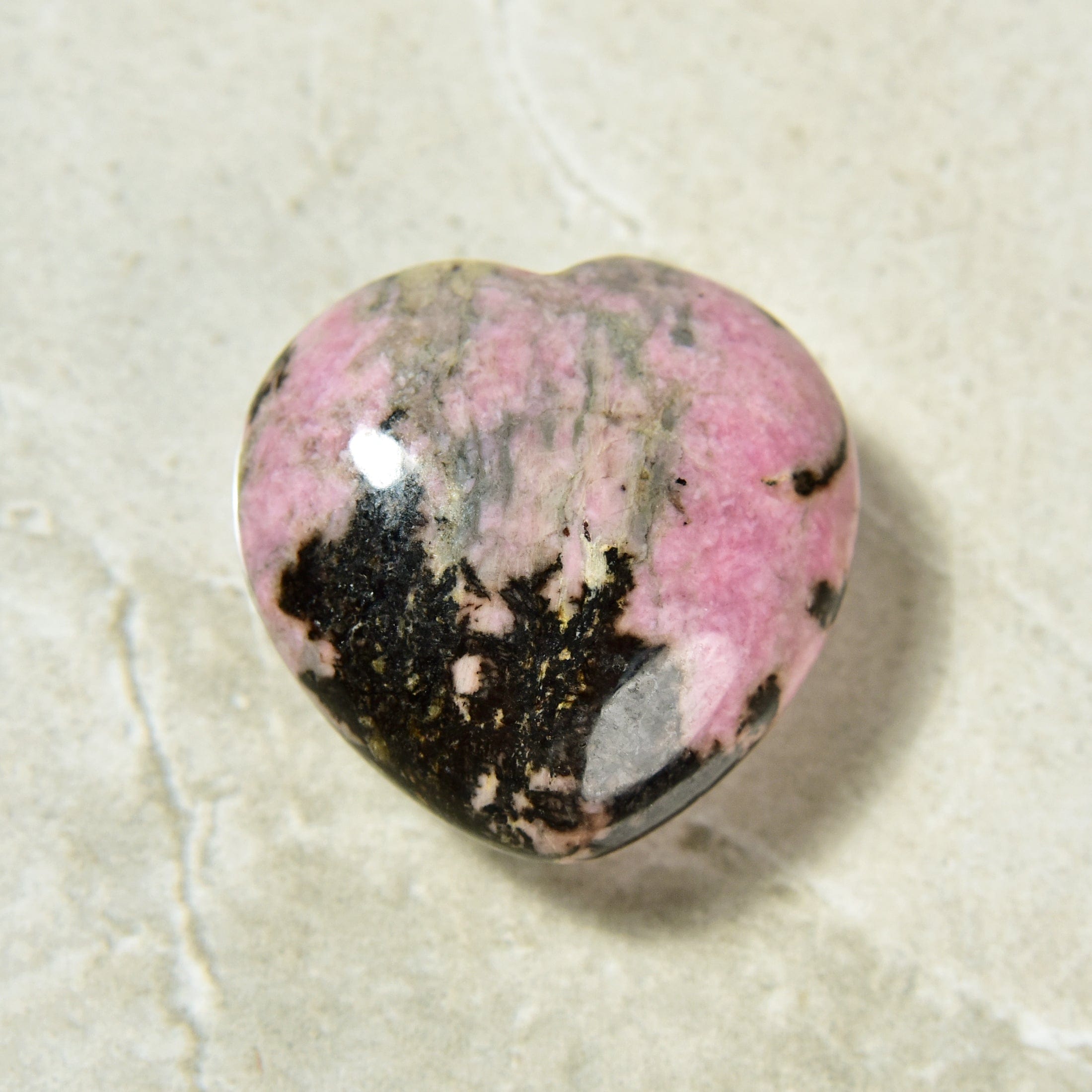 Kalifano Gemstone Carvings Rhodonite Heart Carving GH40-RE