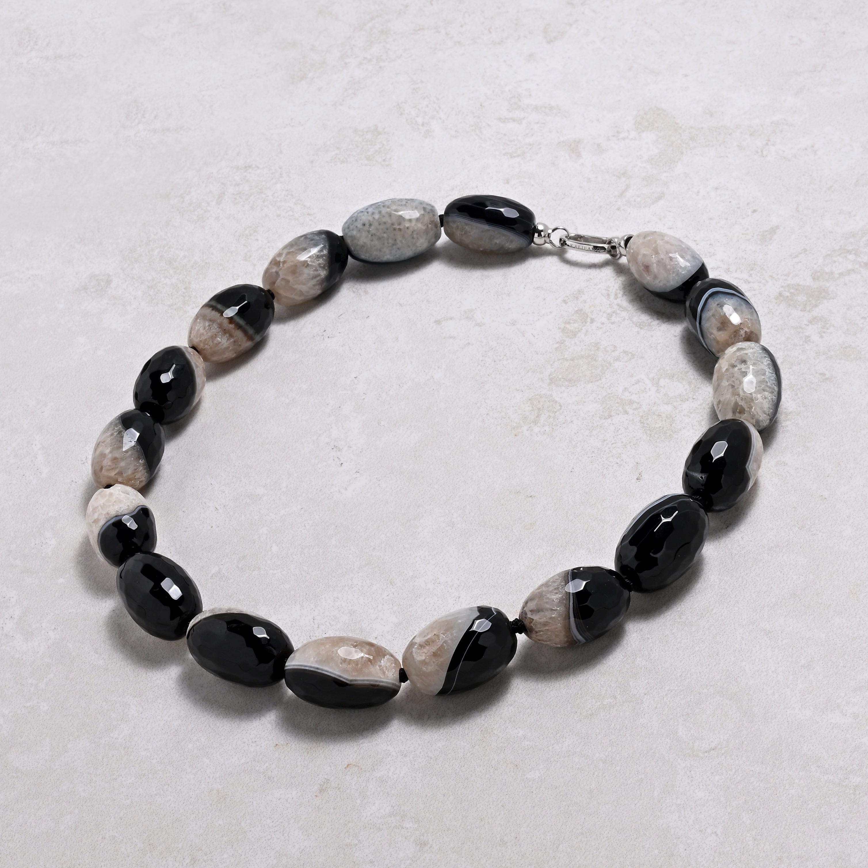 KALIFANO Gemstone Jewelry 22in Black Agate Gemstone Necklace with Sterling Silver Clasp 925N-16-AG