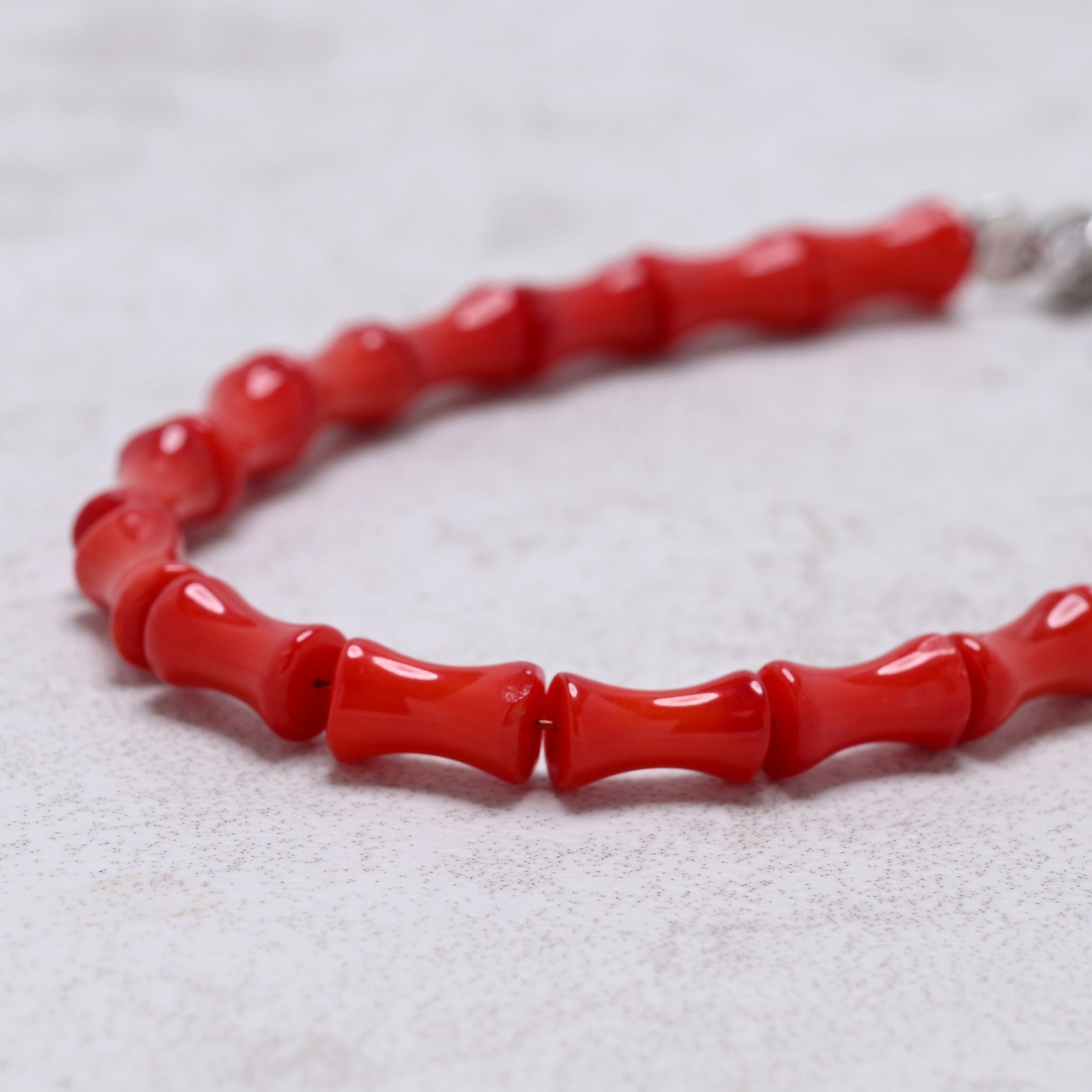 KALIFANO Gemstone Jewelry 7" Coral Bracelet with Sterling Silver Lobster Clasp 925B-03-RC
