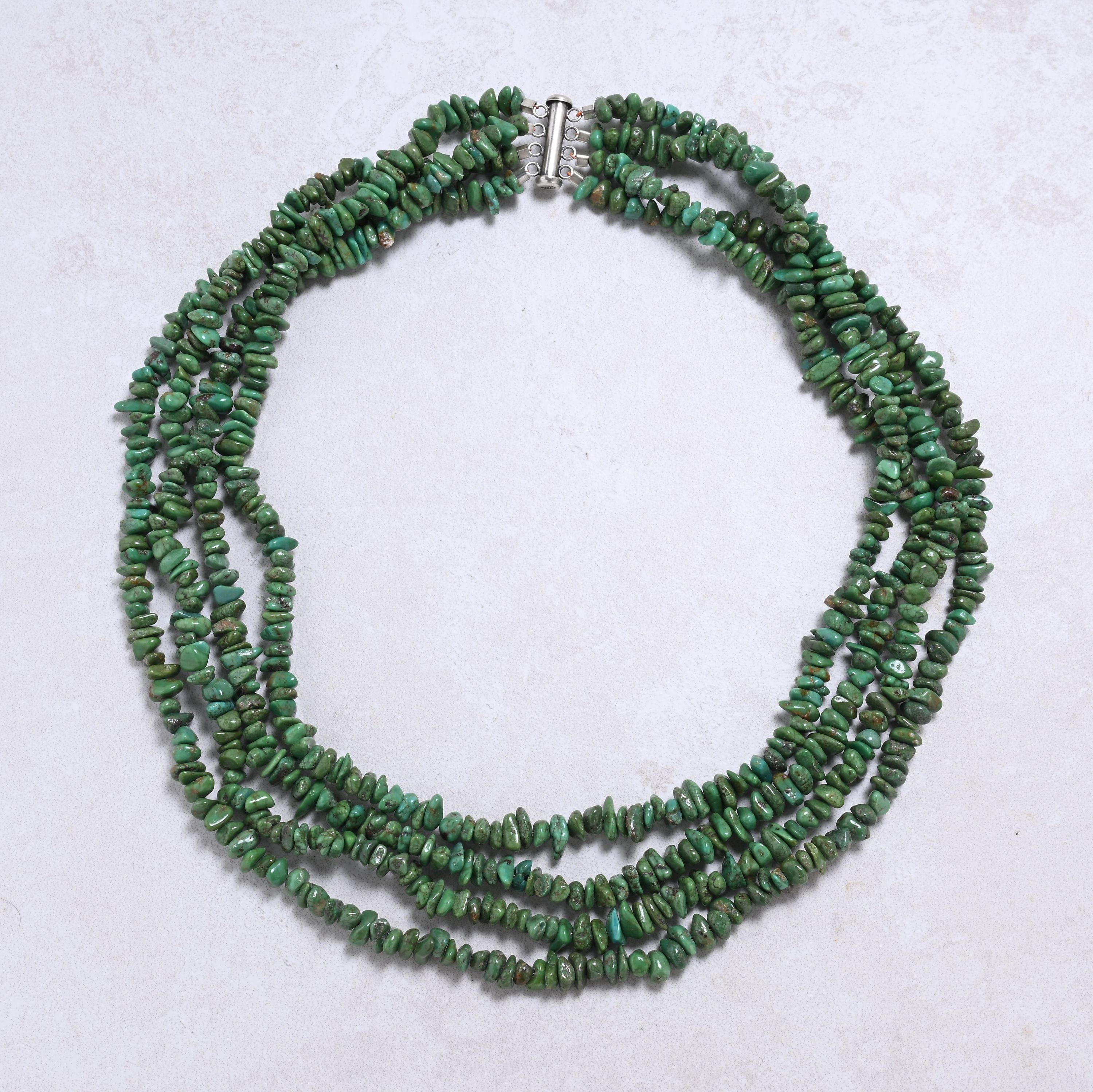 Kalifano Gemstone Jewelry Turquoise Chip Gemstone Necklace with Sterling Silver Clasp - 20" 8SN-GRTQ