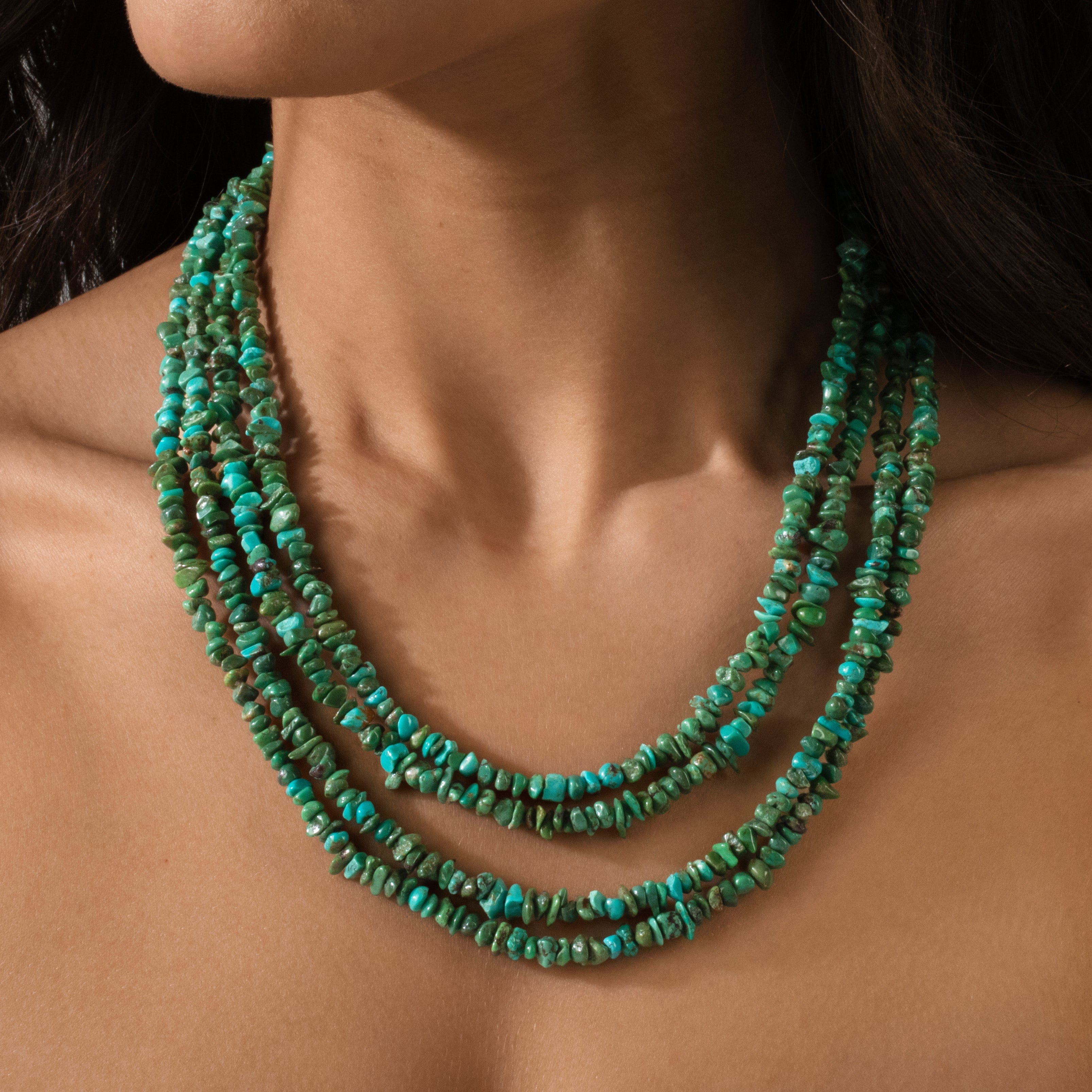Kalifano Gemstone Jewelry Turquoise Chip Gemstone Necklace with Sterling Silver Clasp - 20" 8SN-GRTQ