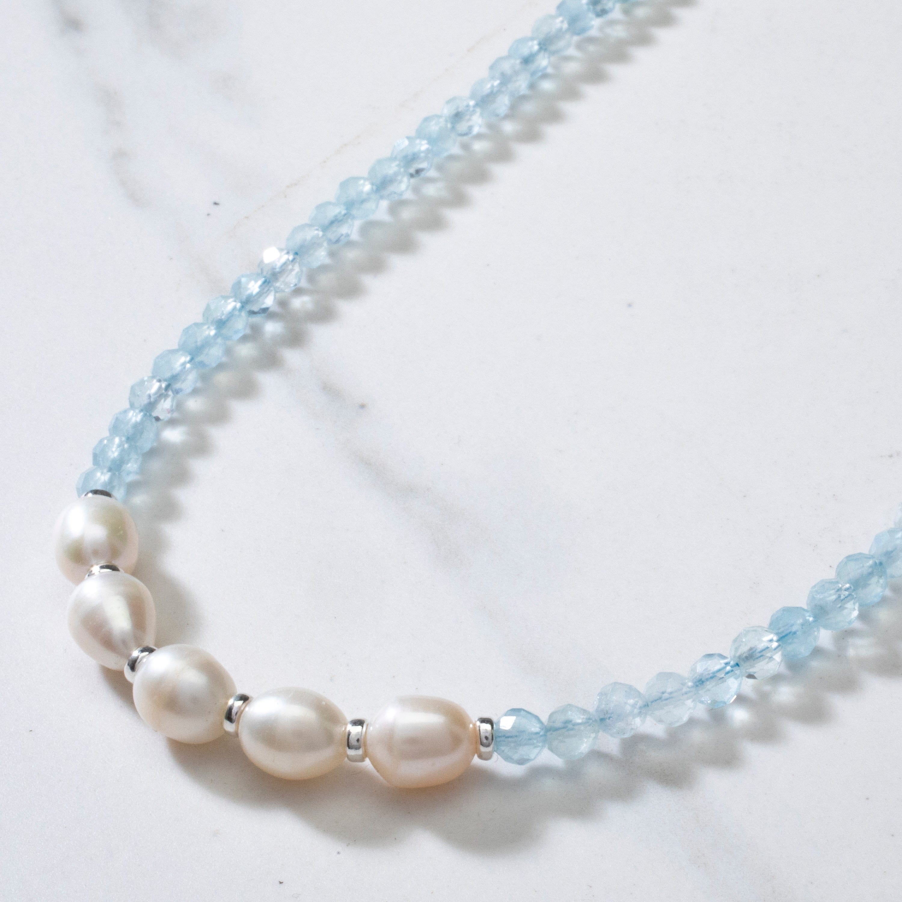 KALIFANO Jewelry 4mm Faceted Aquamarine Bead Necklace with 5 Pearls with 925 Silver Clasp 4MAQ