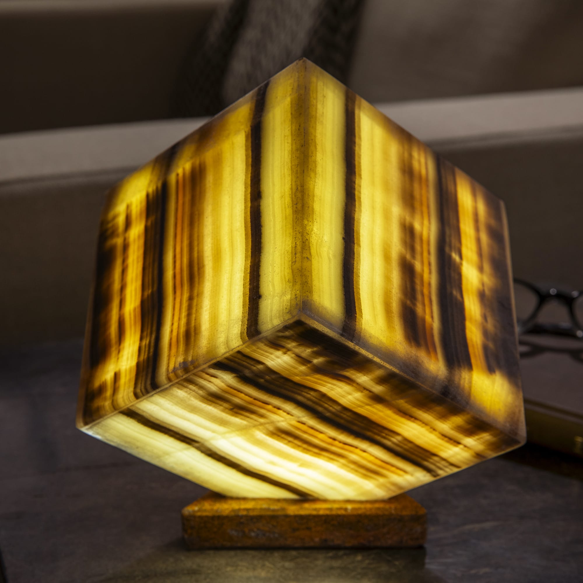 Kalifano Light Towers Onyx Light Cube from Mexico - 8.5" LTC12.005