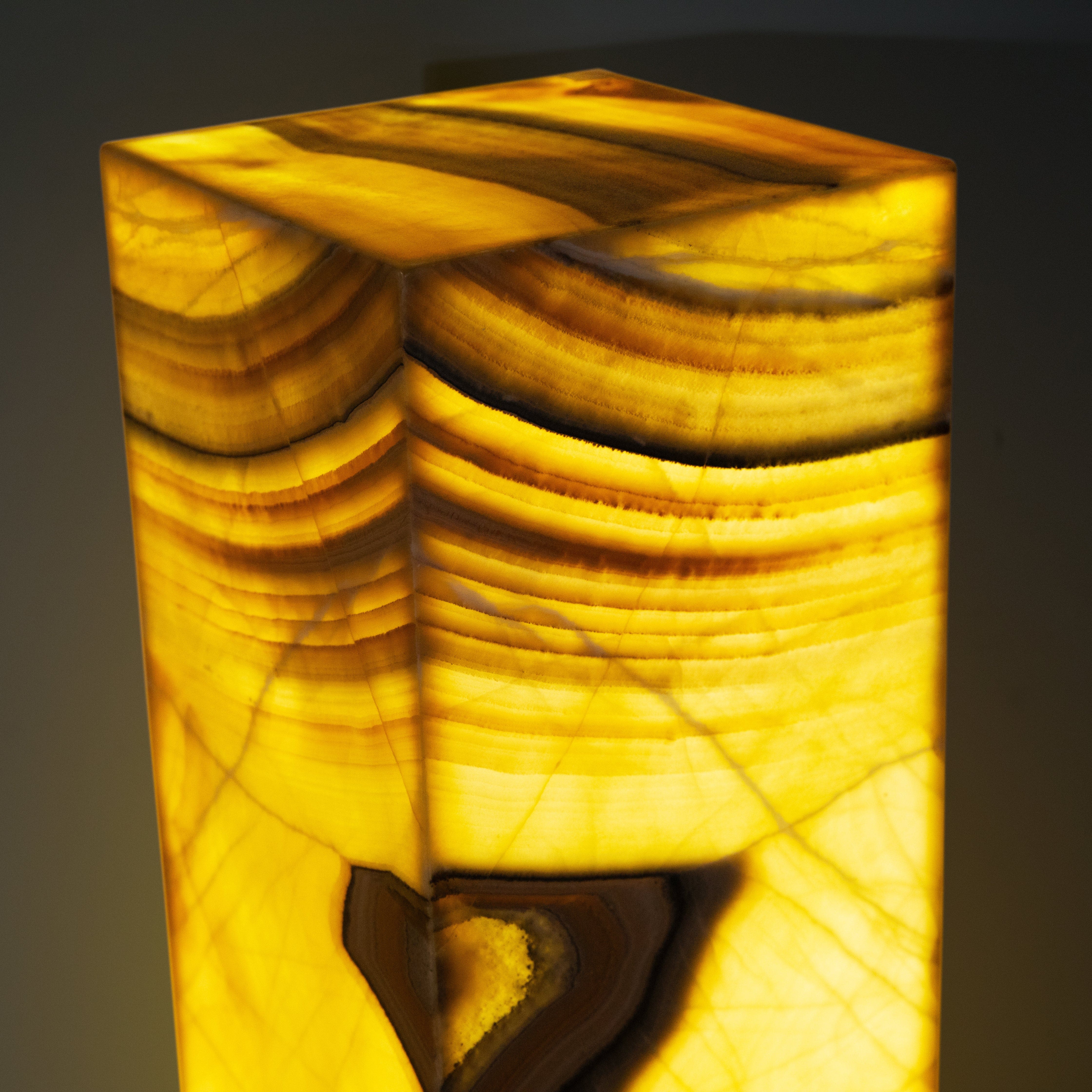 Kalifano Light Towers Zebra Onyx Light Tower - 49 in LT130X30.004