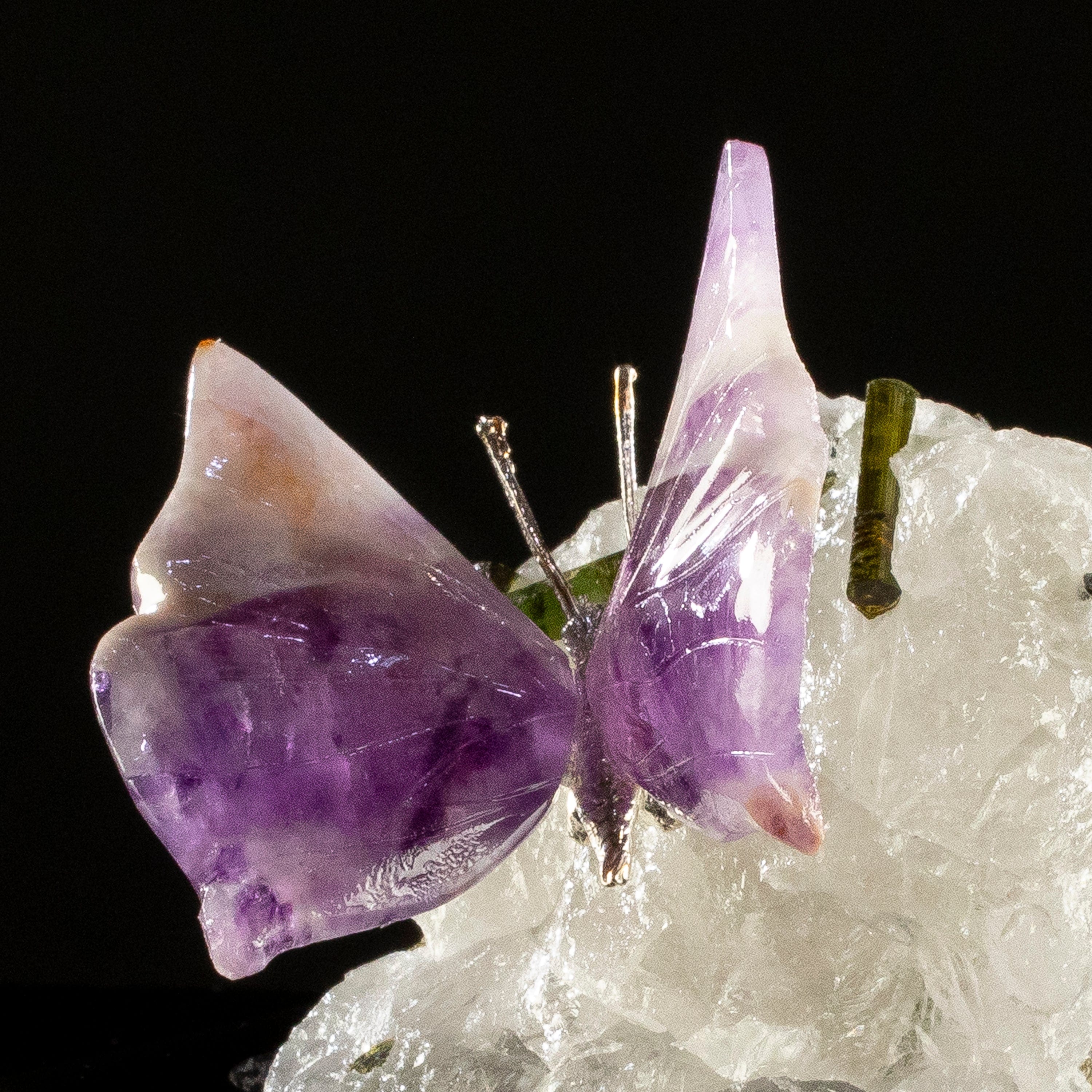 KALIFANO Love Birds Carvings Peter Muller Amethyst Butterfly Carving on Tourmaline Base LB.E101.049