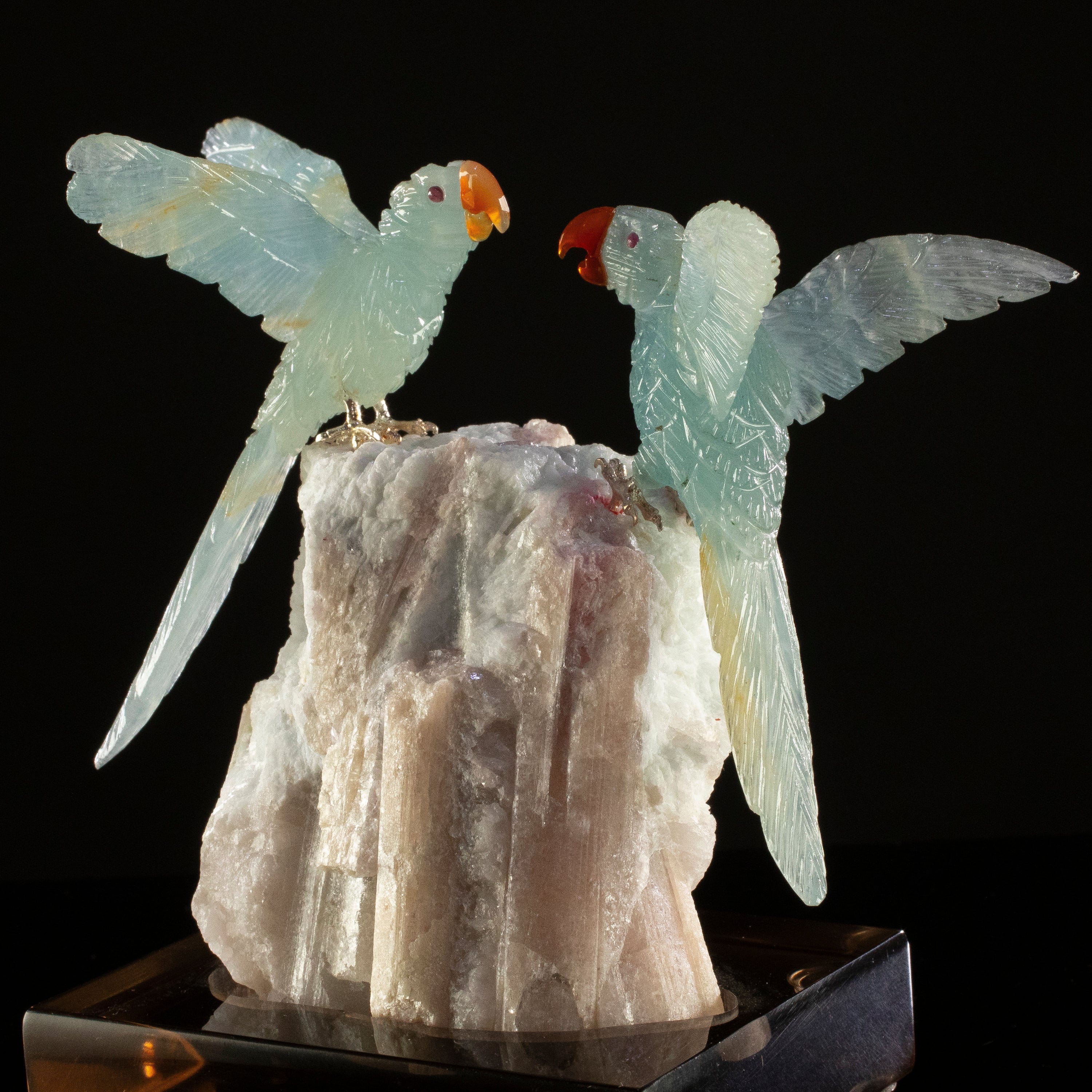 KALIFANO Love Birds Carvings Peter Muller Blue Calcite Macaw Couple Carving on Rubellite Base LB.C226.019