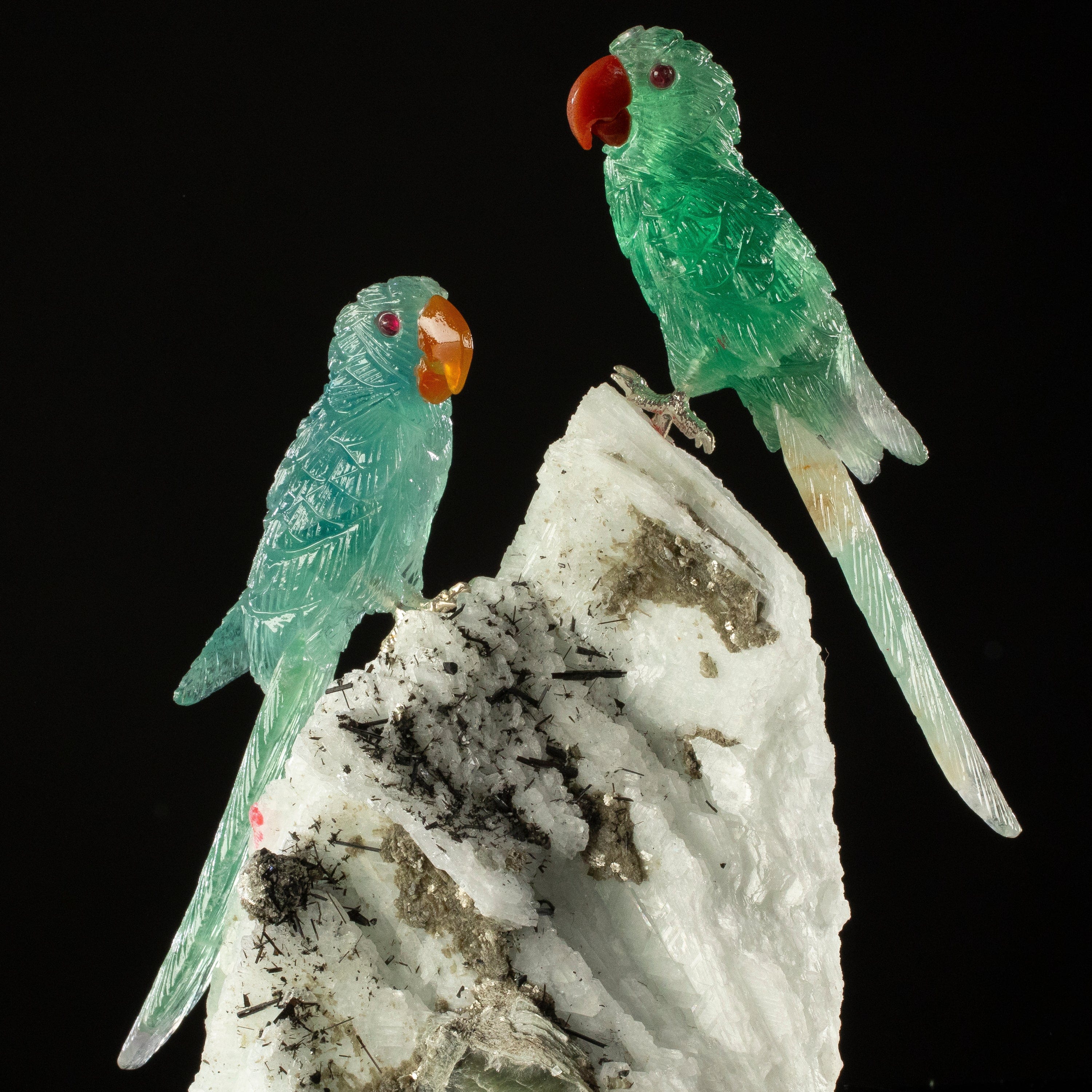 KALIFANO Love Birds Carvings Peter Muller Fluorite Macaw Couple Carving on Mica & Calcite Base LB.B201.009